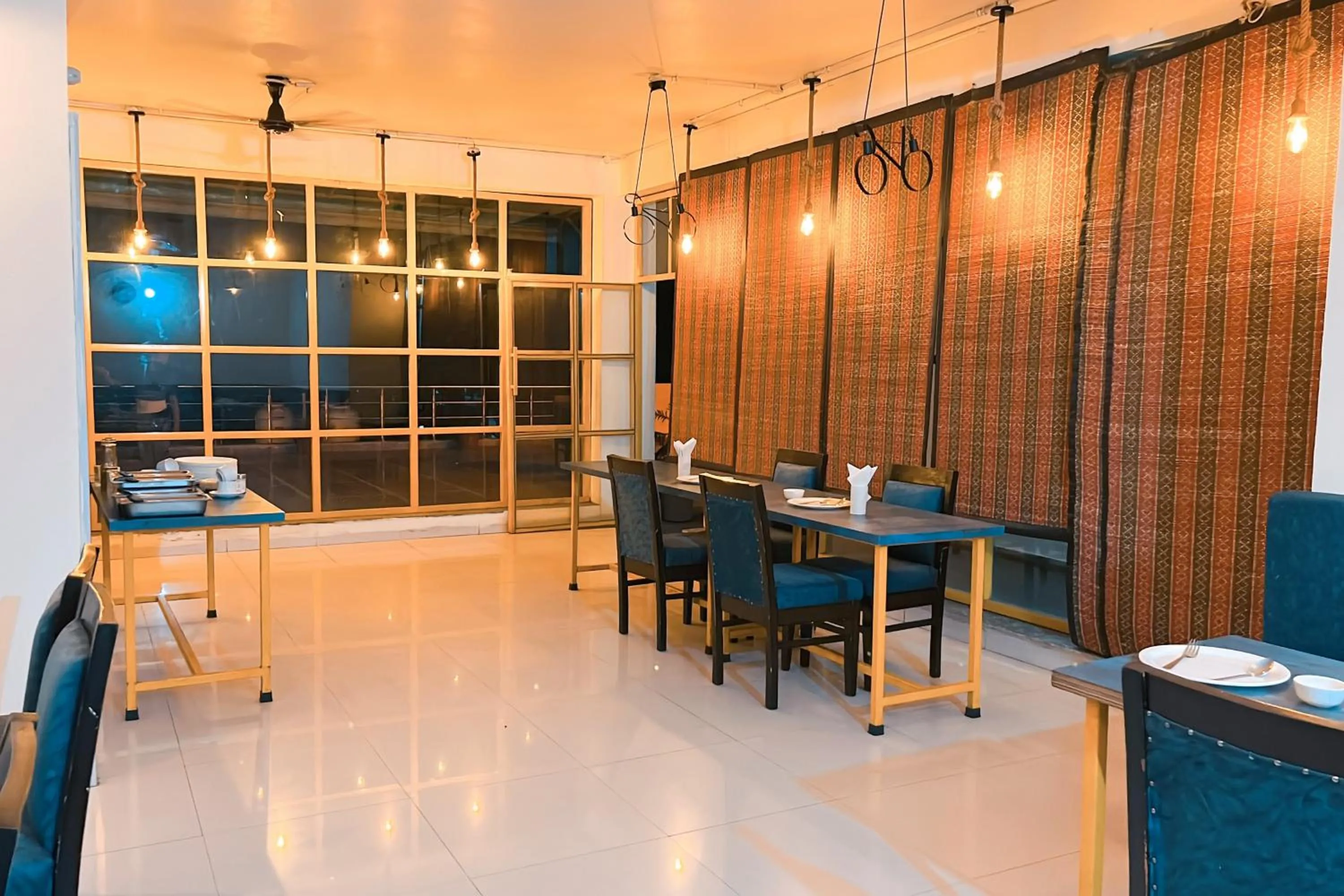 Restaurant/places to eat in Ganga Ashoka Hotel Rishikesh