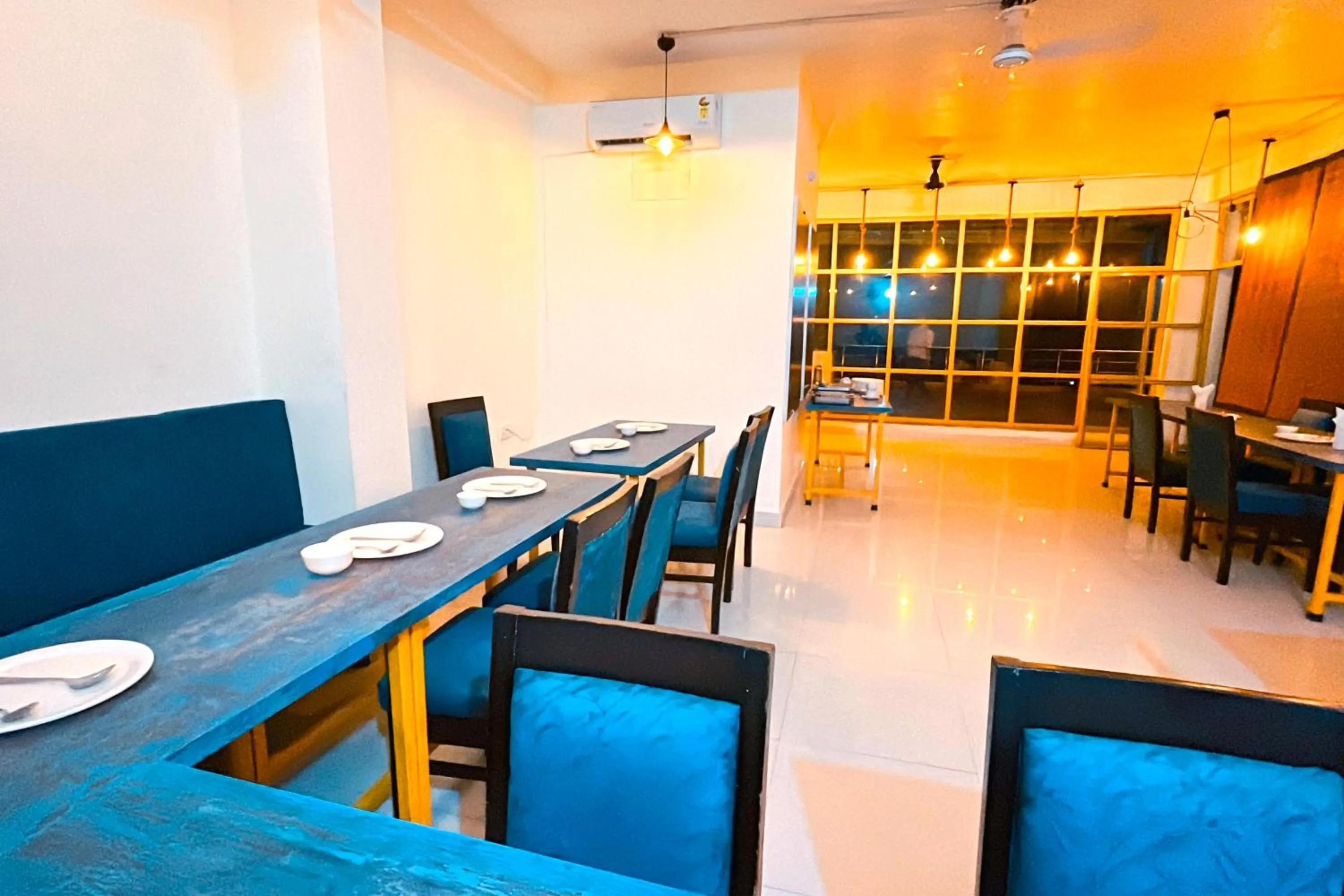 Restaurant/places to eat in Ganga Ashoka Hotel Rishikesh