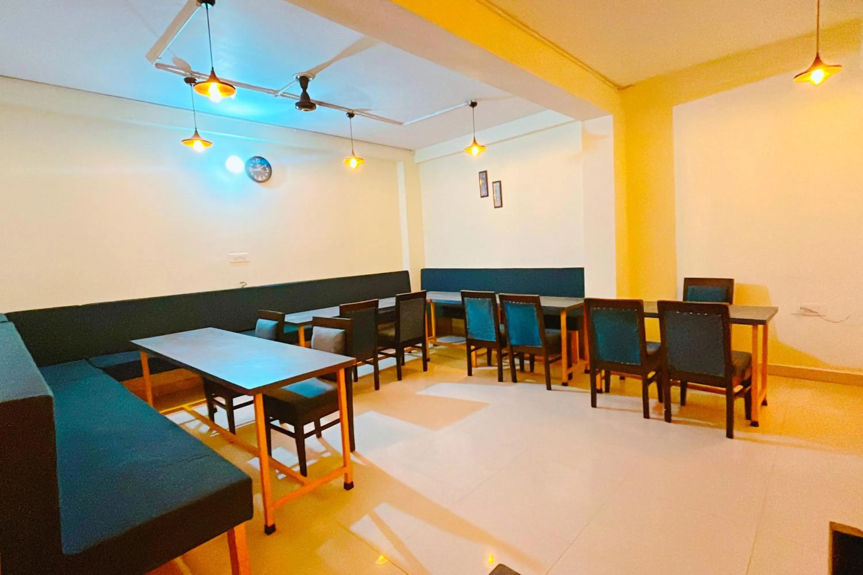Restaurant/places to eat in Ganga Ashoka Hotel Rishikesh