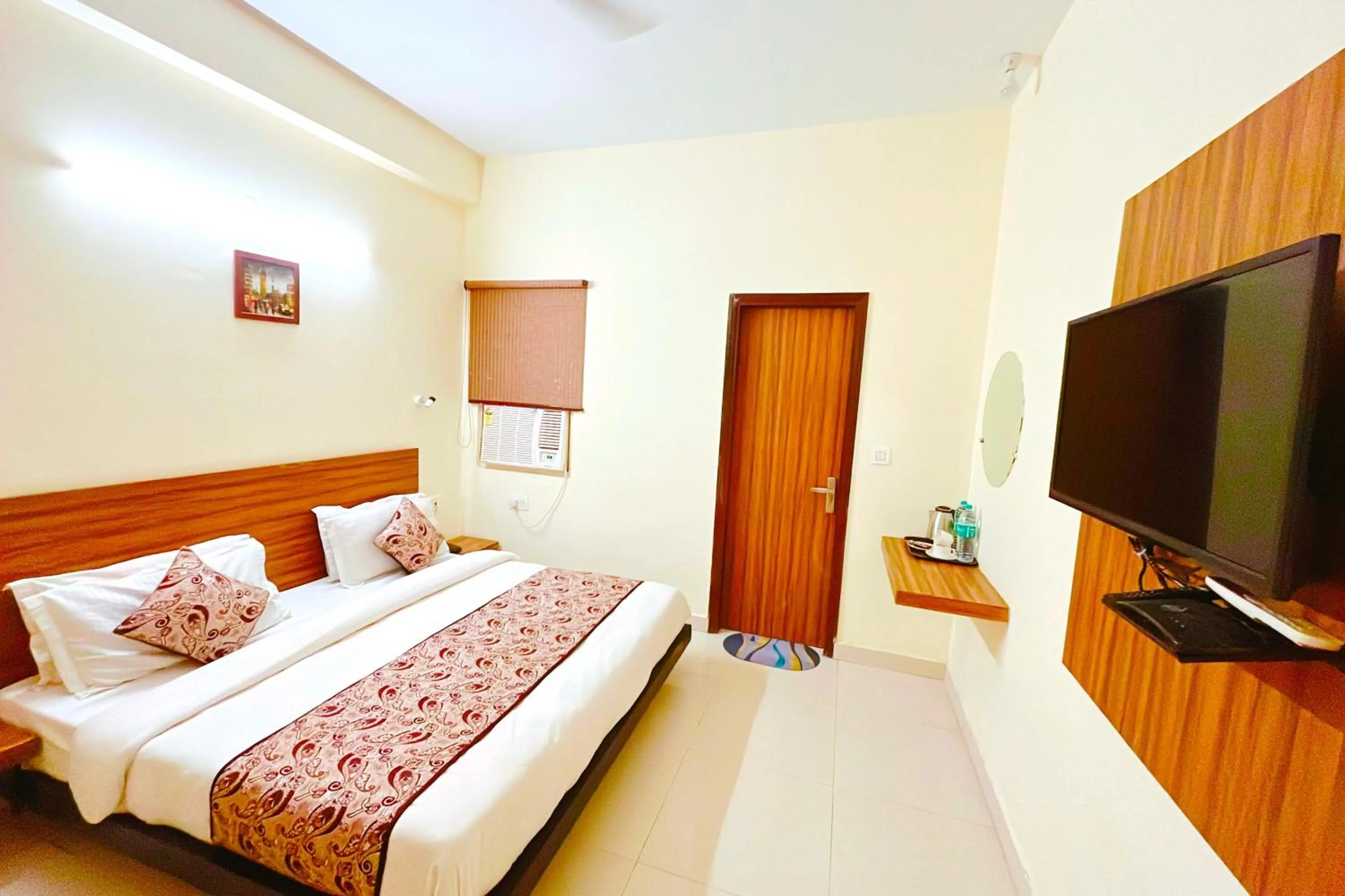 Photo of the whole room, Bed in Ganga Ashoka Hotel Rishikesh