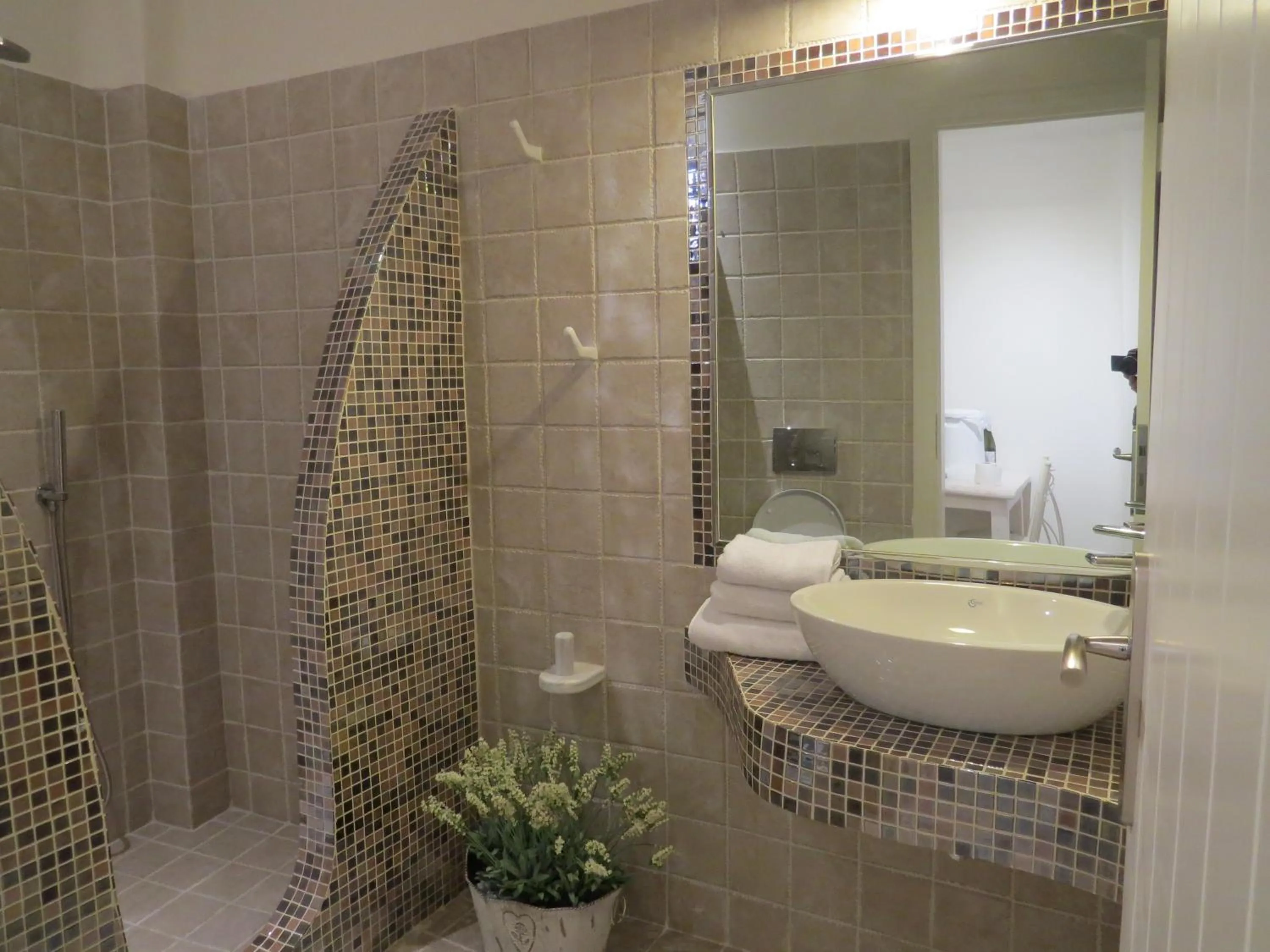 Bathroom in Villa Manos Hotel