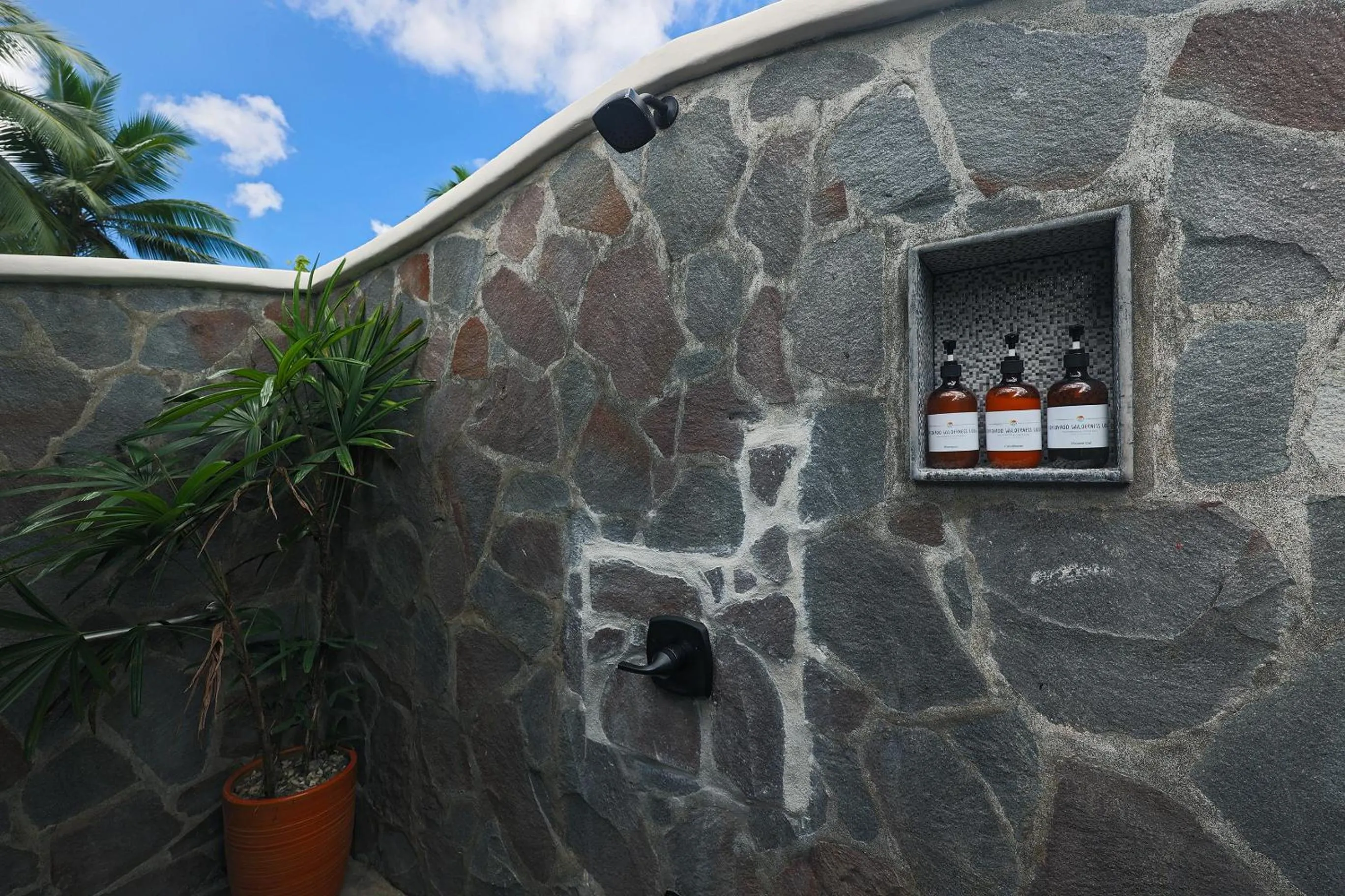 Shower in Corcovado Wilderness Lodge by SCP
