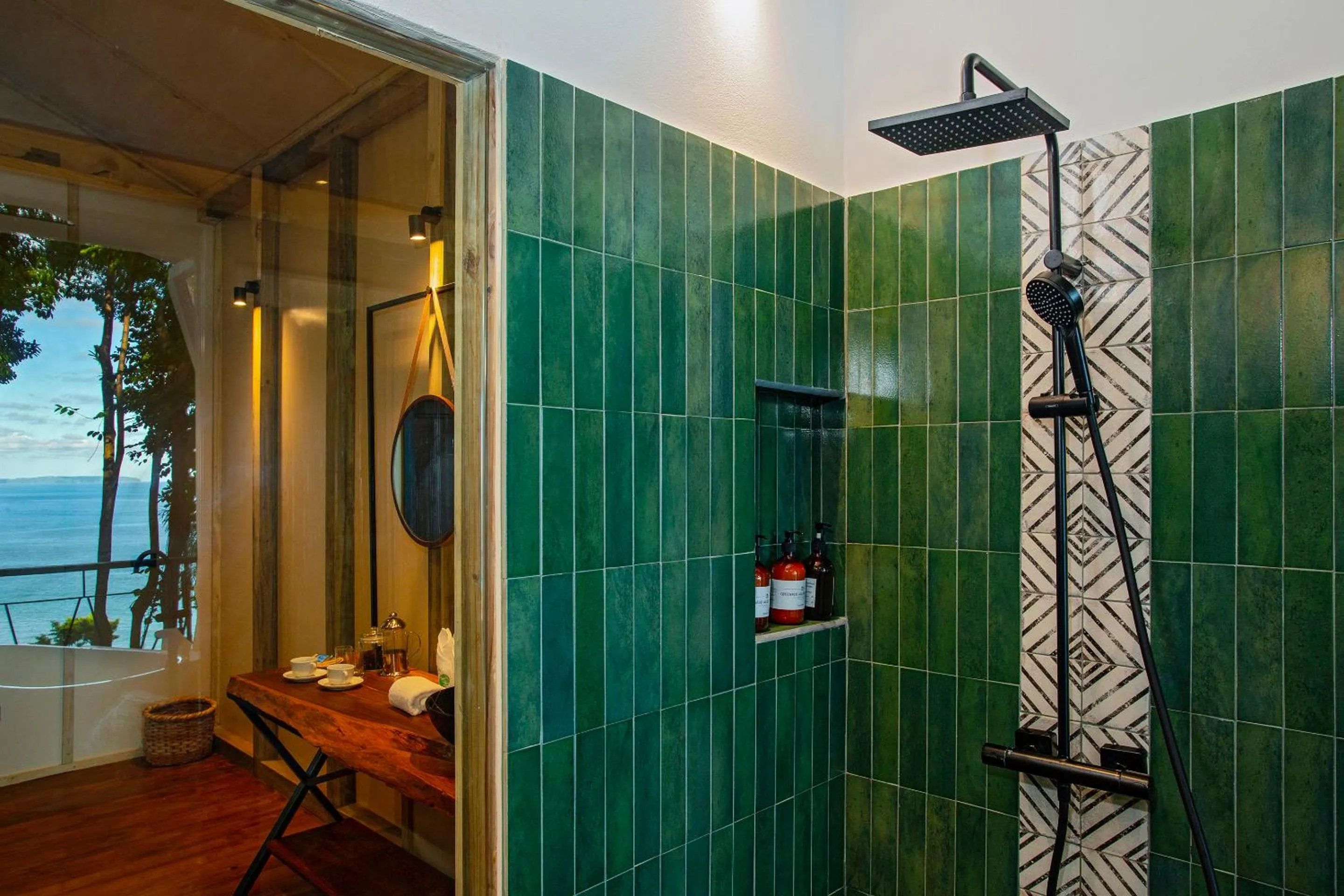 Shower in Corcovado Wilderness Lodge by SCP