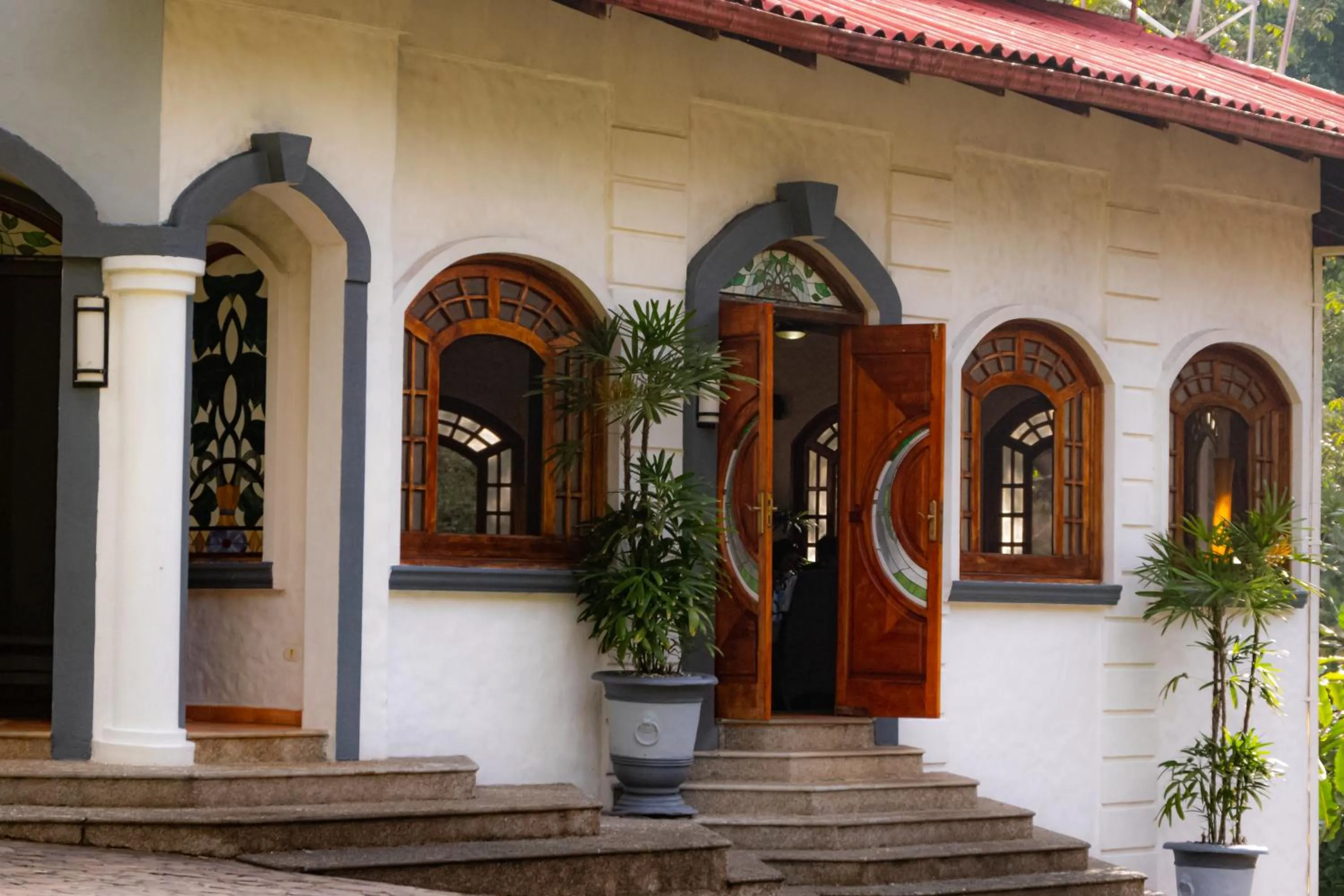 Property building in Corcovado Wilderness Lodge by SCP