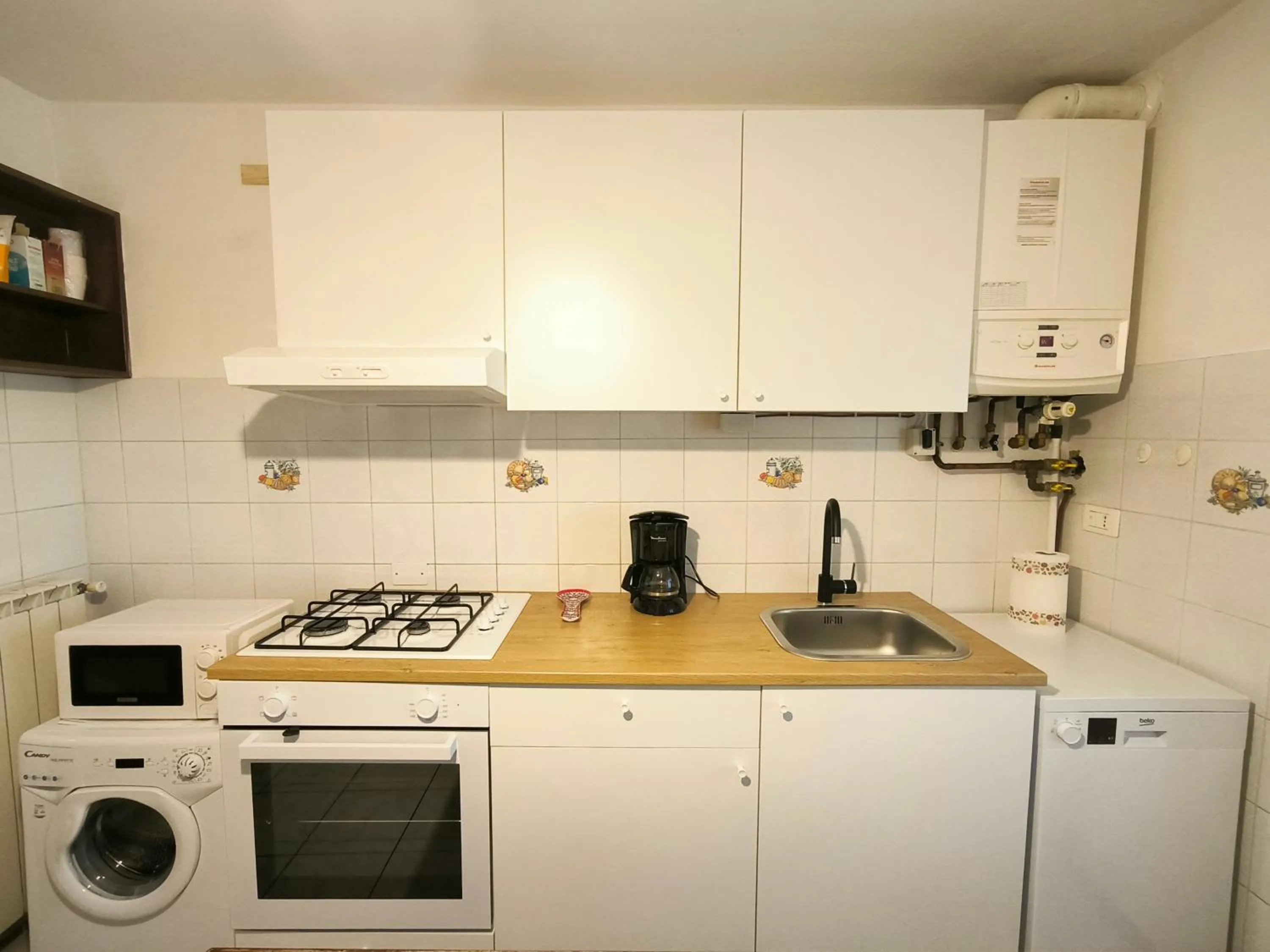 Coffee/tea facilities in Miryam