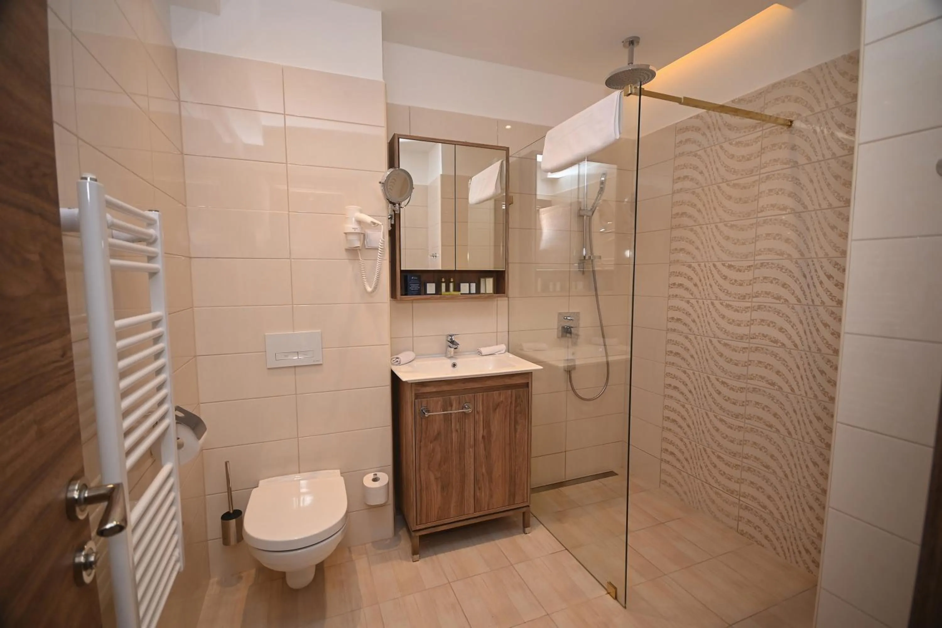 Shower in Hotel Foldana