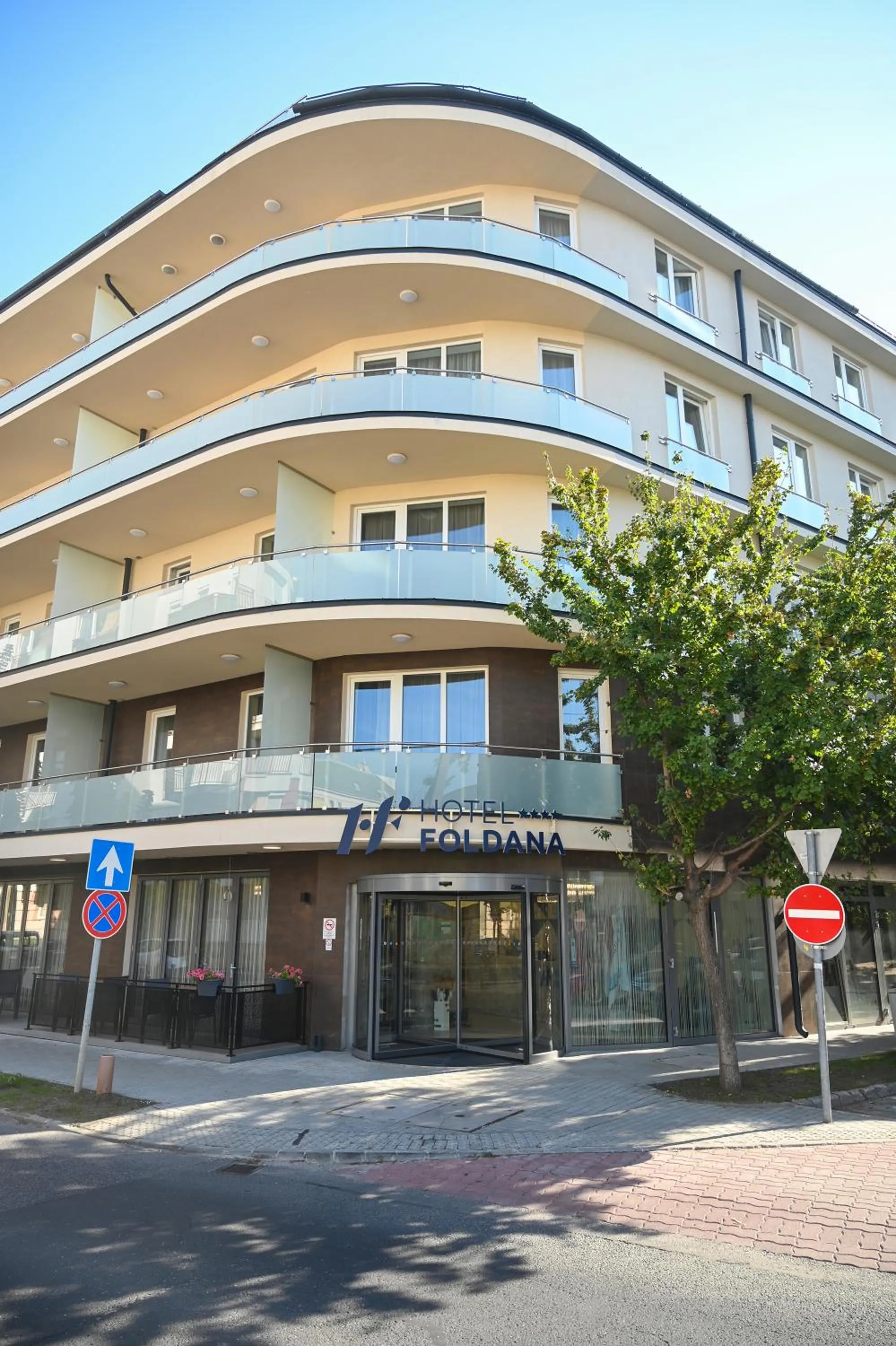 Property building in Hotel Foldana