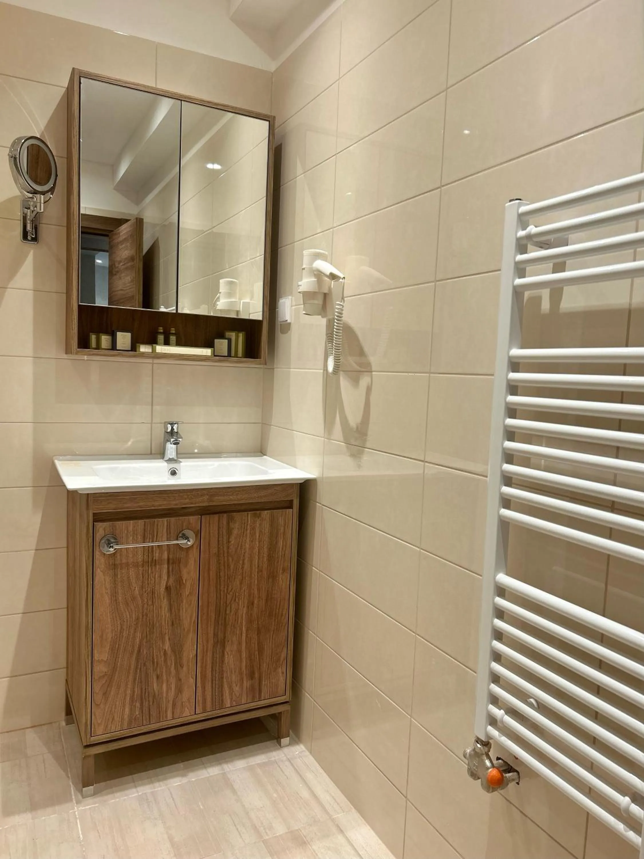 Bathroom in Hotel Foldana