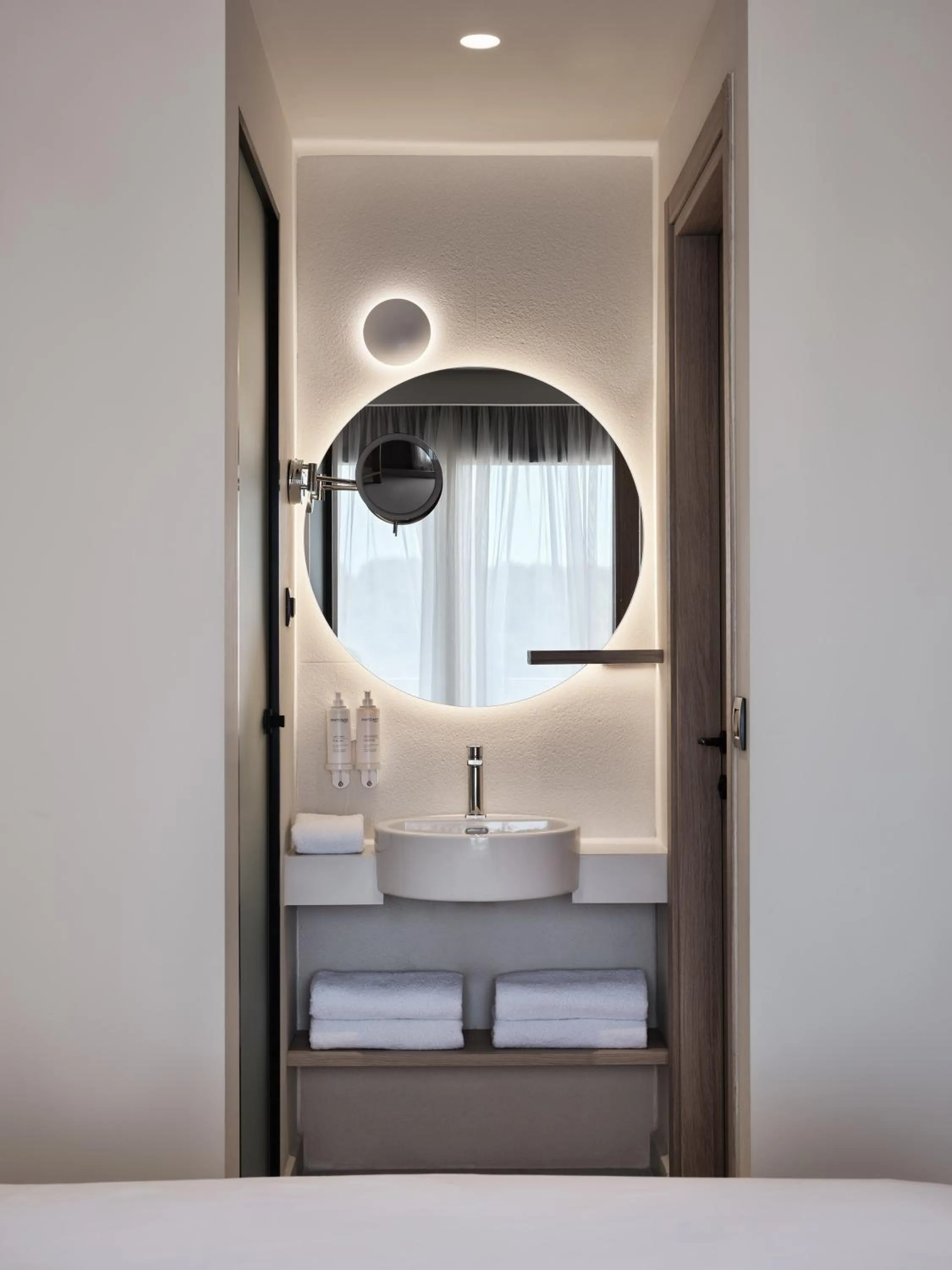 Bathroom, Bed in Cora Hotel & Spa