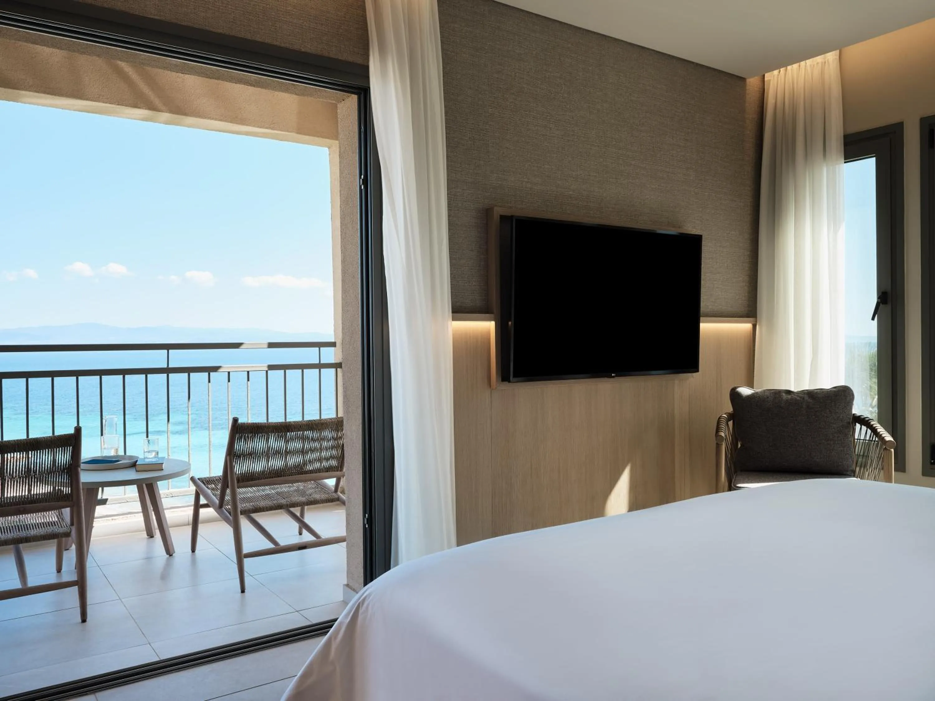 View (from property/room), Bed in Cora Hotel & Spa