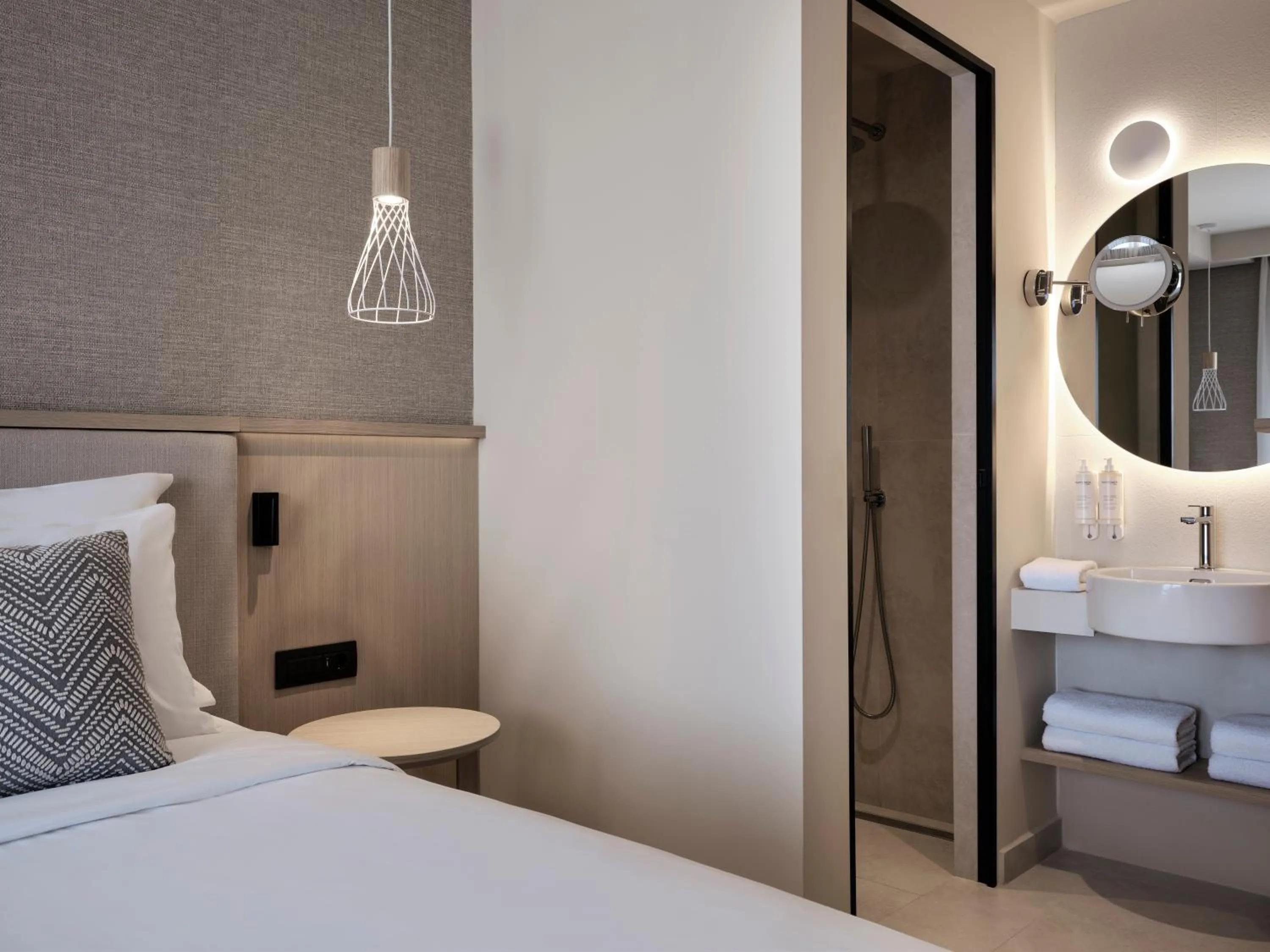 Bathroom, Bed in Cora Hotel & Spa