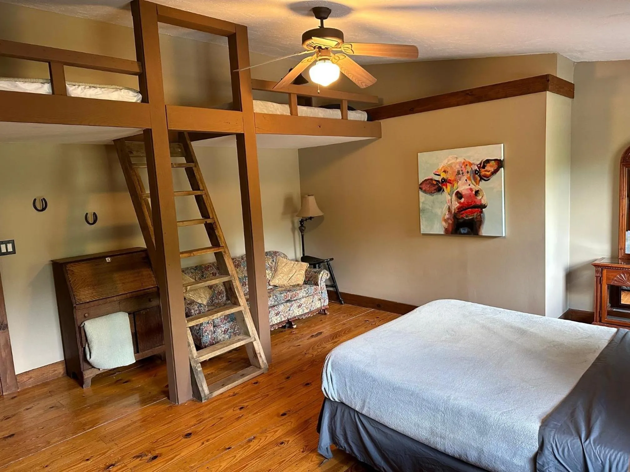 Photo of the whole room in Harmony Tree Resorts inc