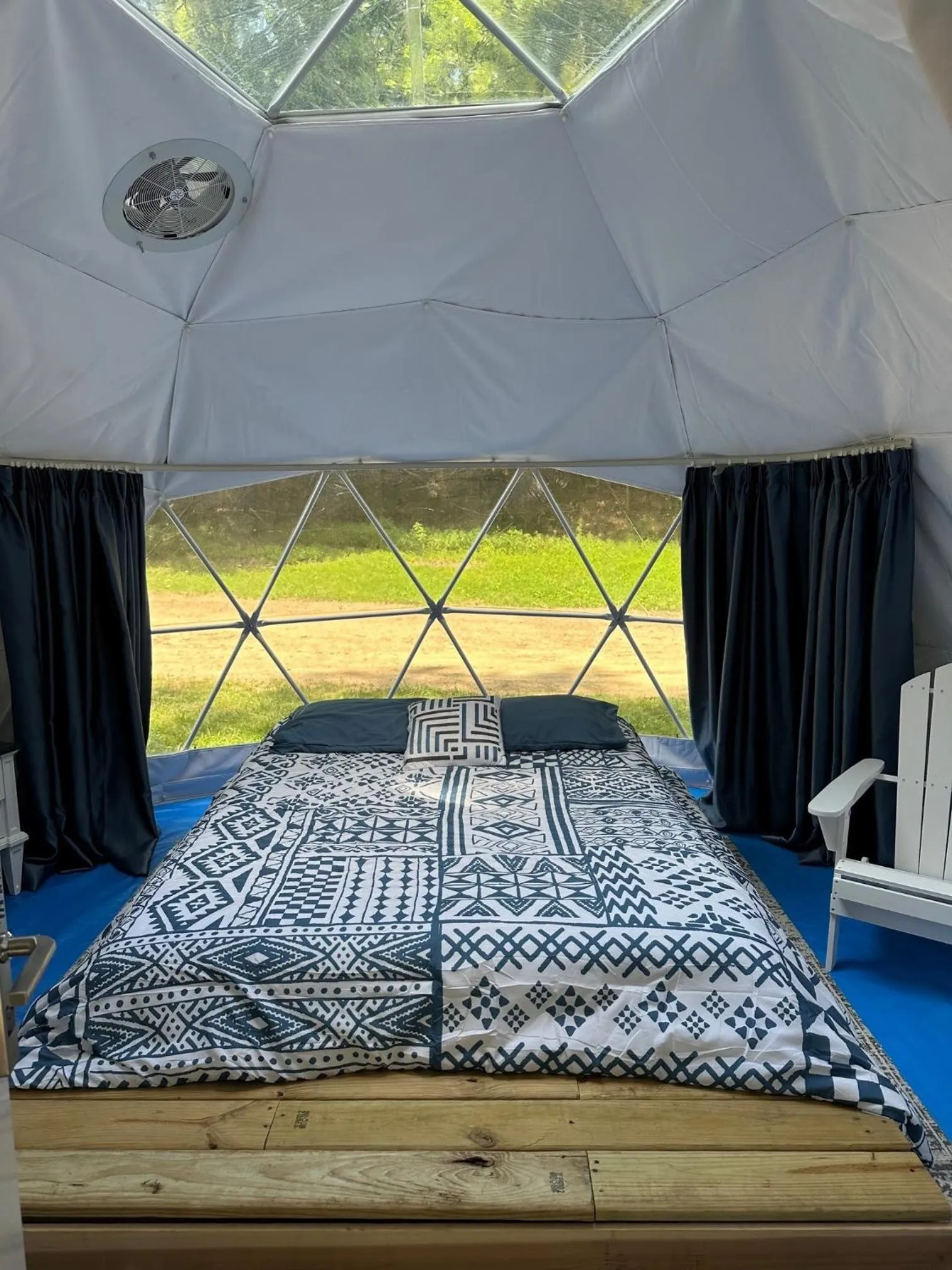 Photo of the whole room in Harmony Tree Resorts inc