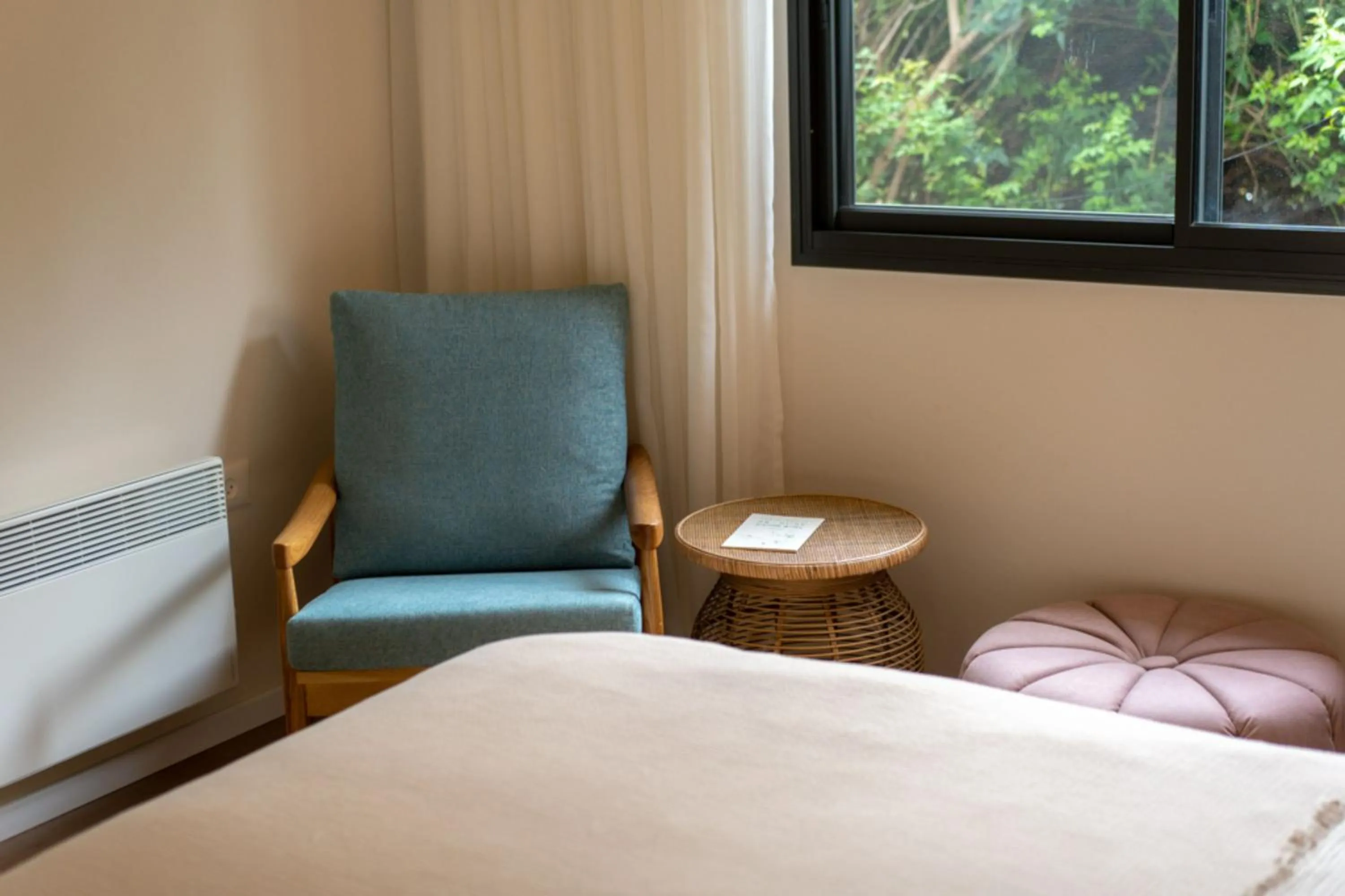 Seating area, Bed in Slowness - Kibbutz Moran