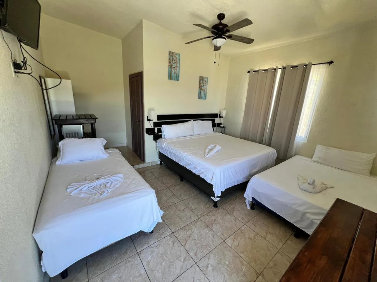 Bedroom, Bed in Ocean View Hotel and Restaurant