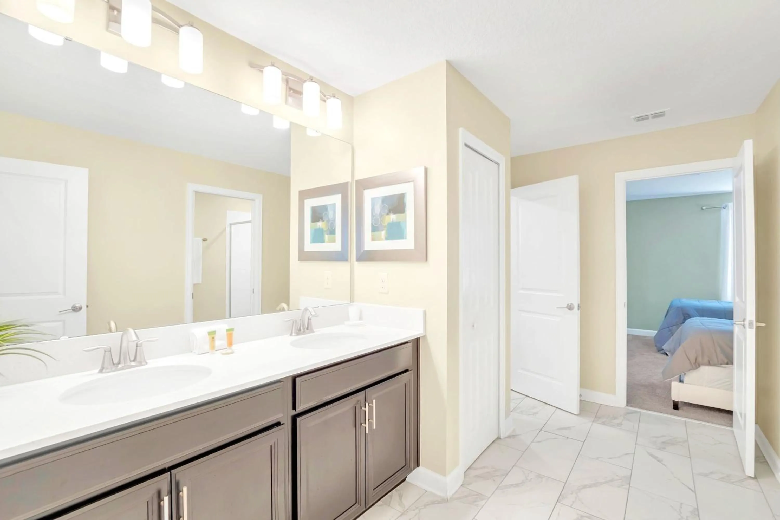 Bed in Stunning 8BR Home with BBQ Pool and Theater