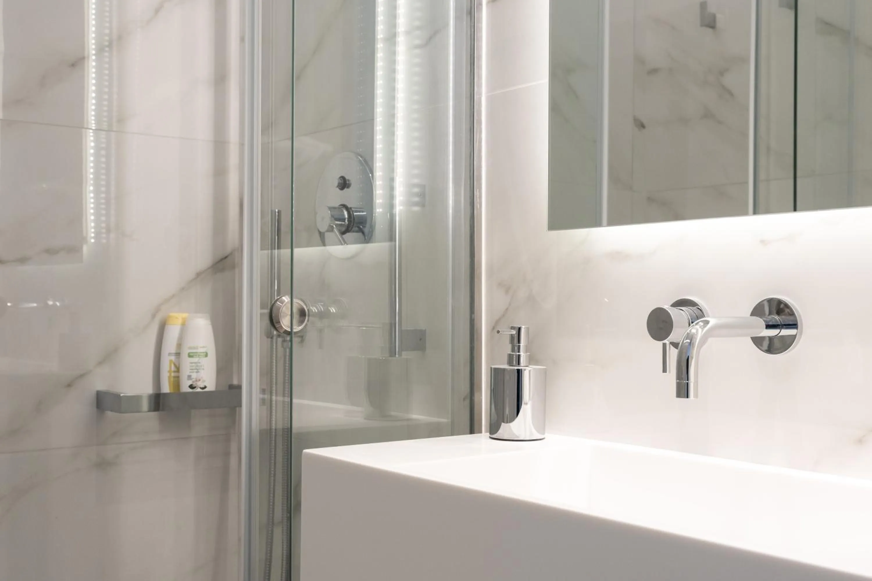 Shower in Tzanis Resort Skyros