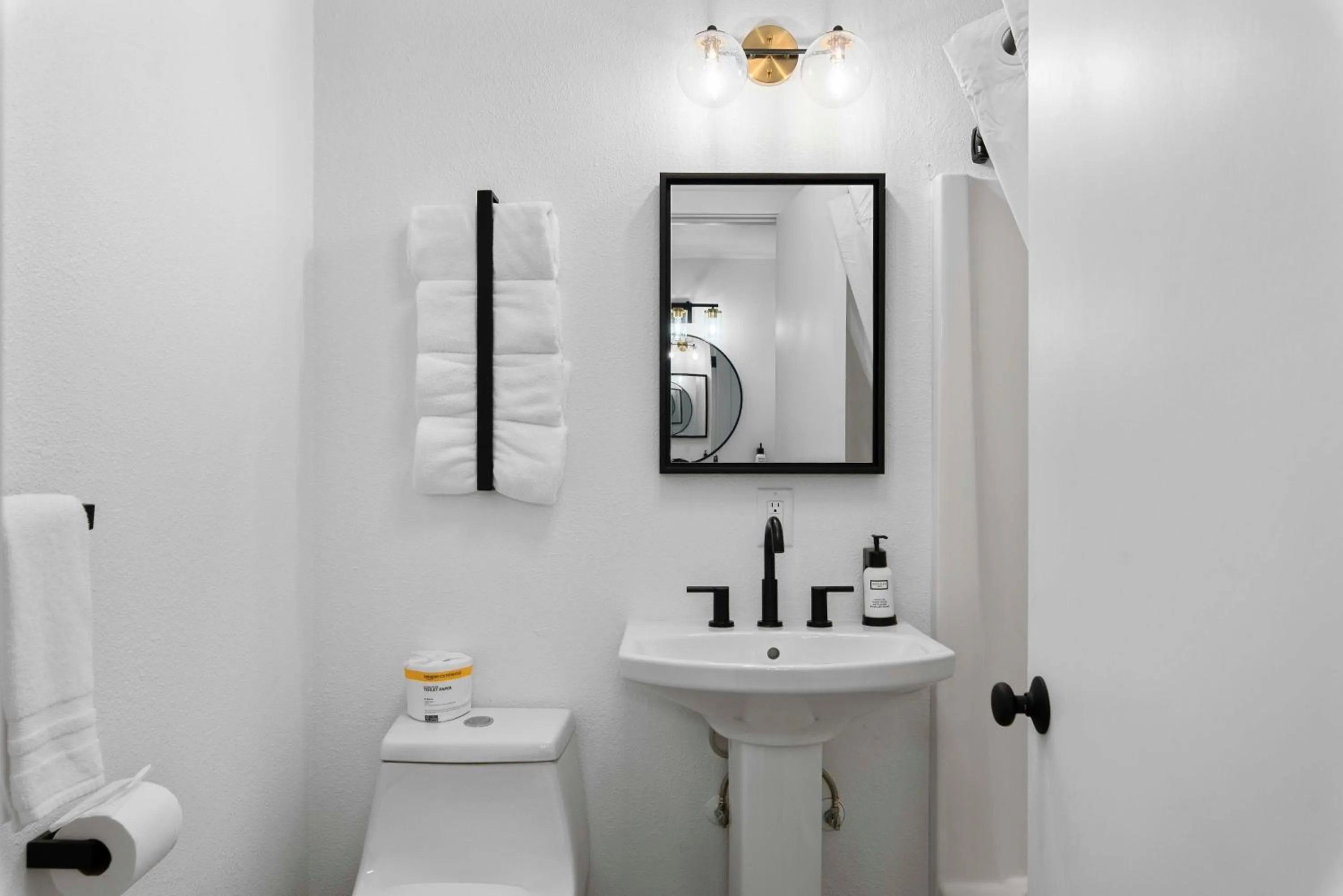 Bathroom in Cashmere Inn