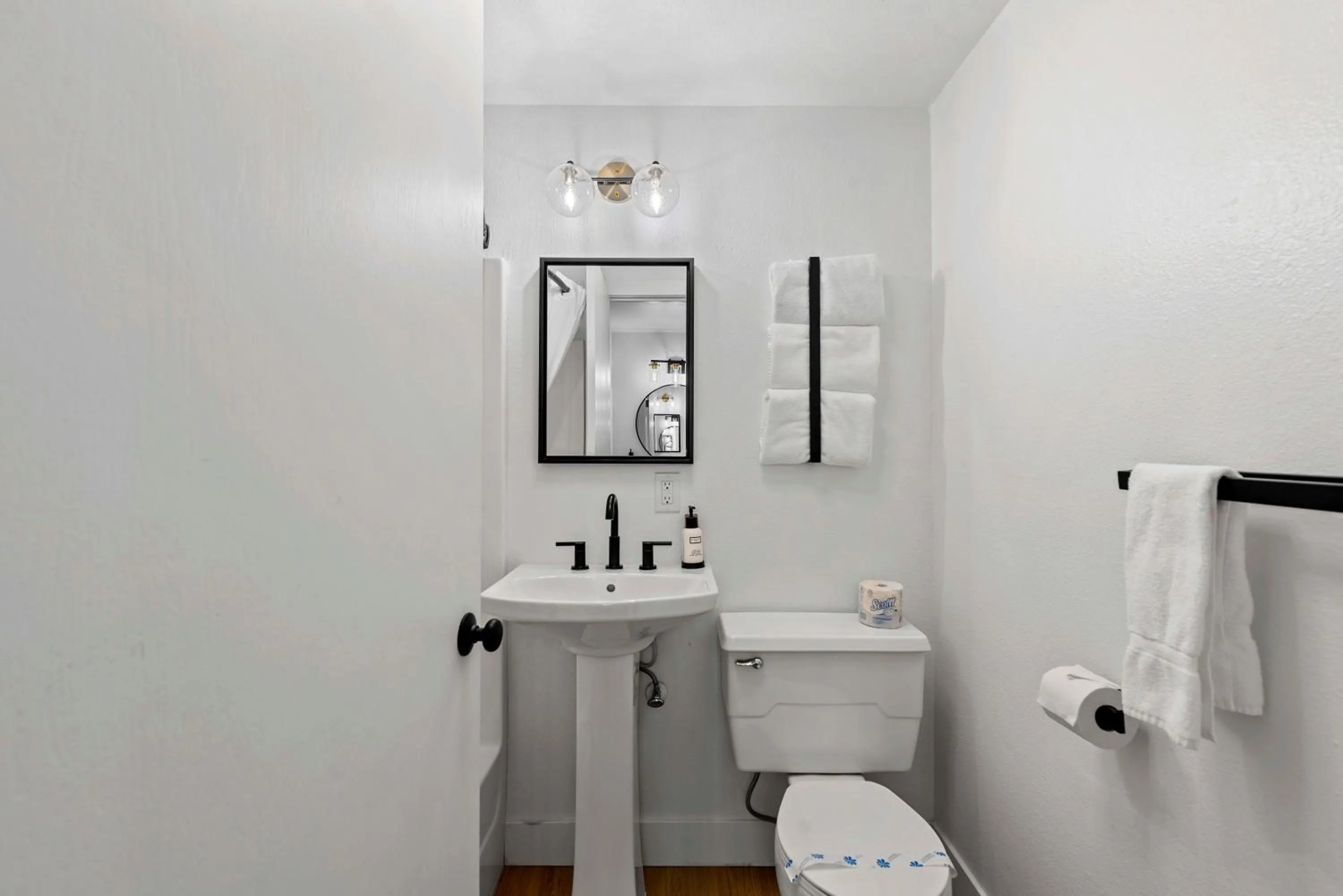 Bathroom in Cashmere Inn