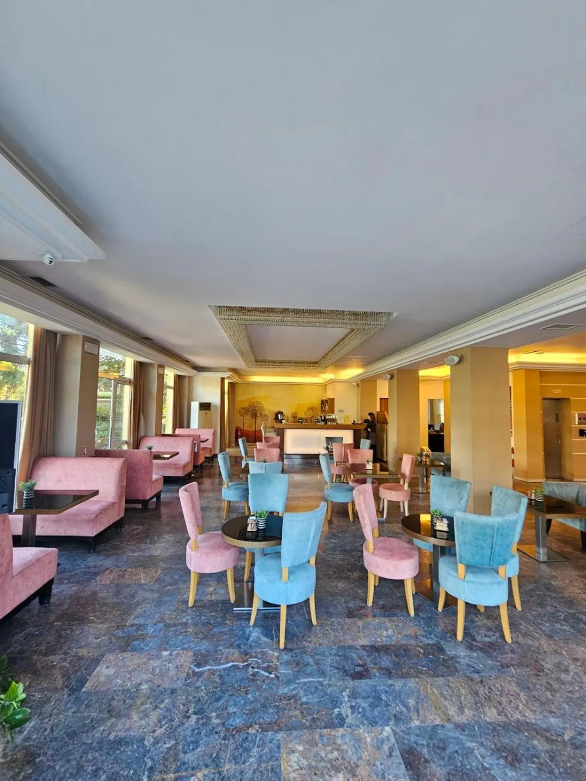 Seating area in Hotel London