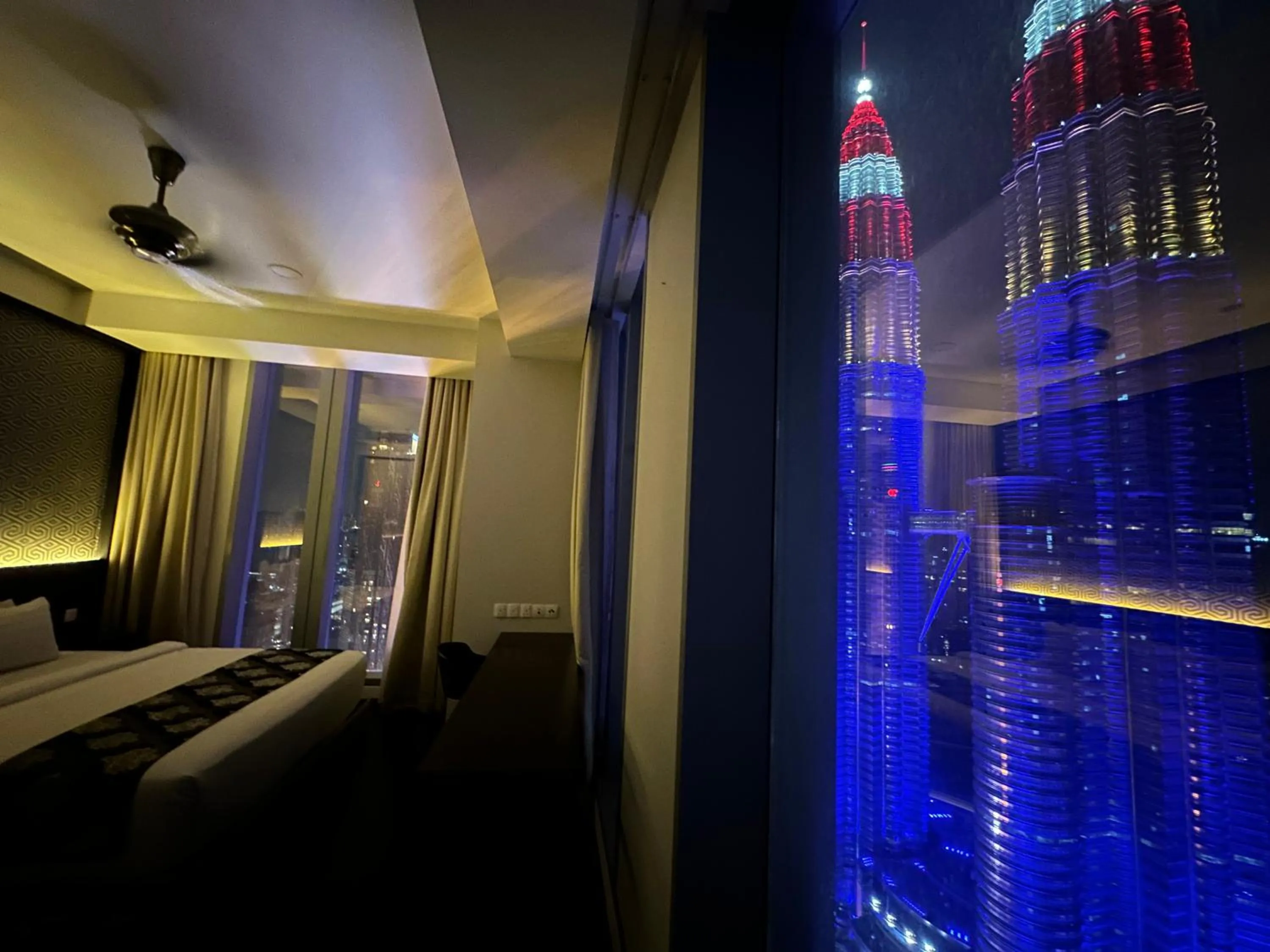 Bed in Tropicana The Residence Klcc By Sky World