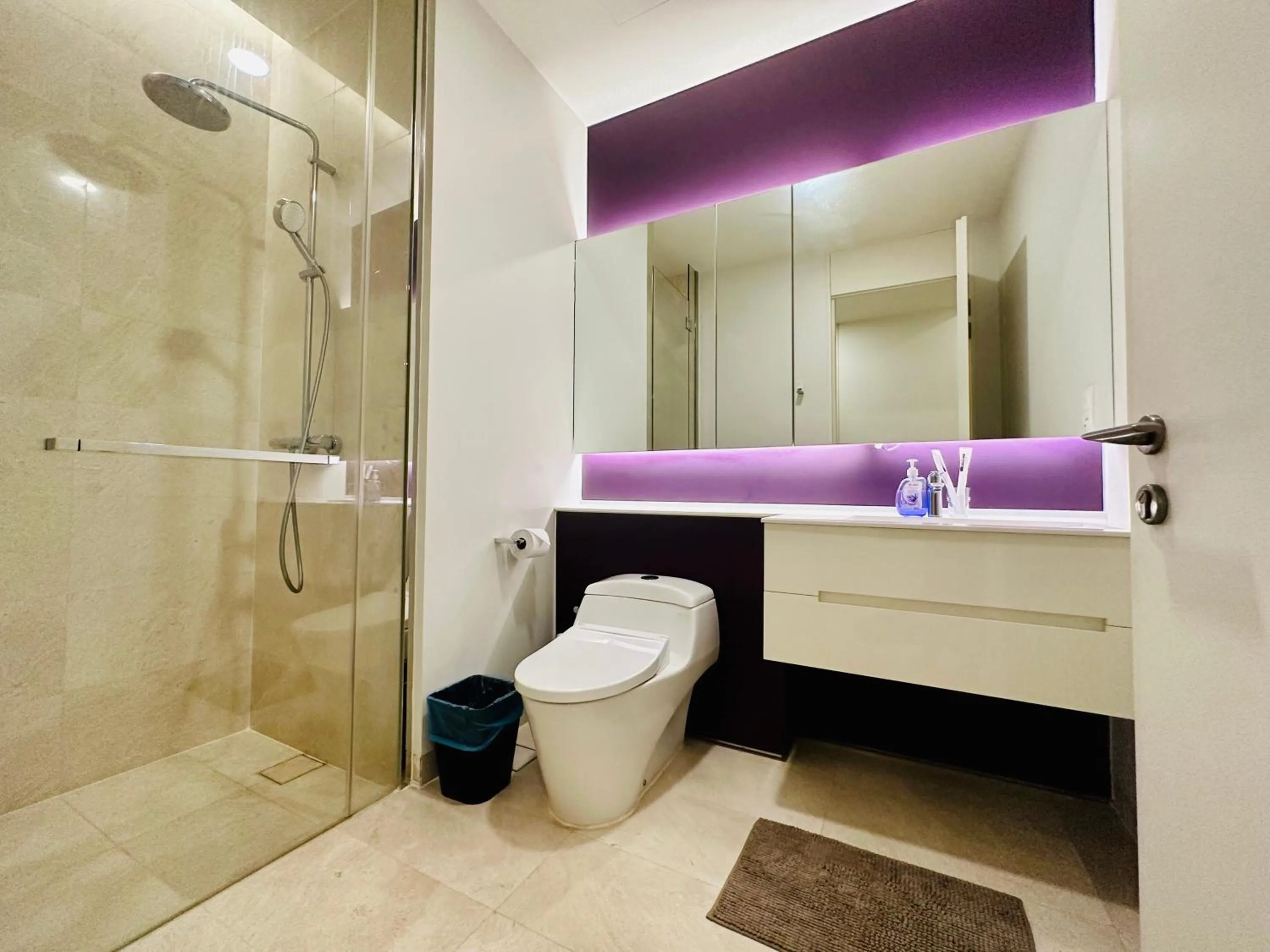 Shower in Tropicana The Residence Klcc By Sky World