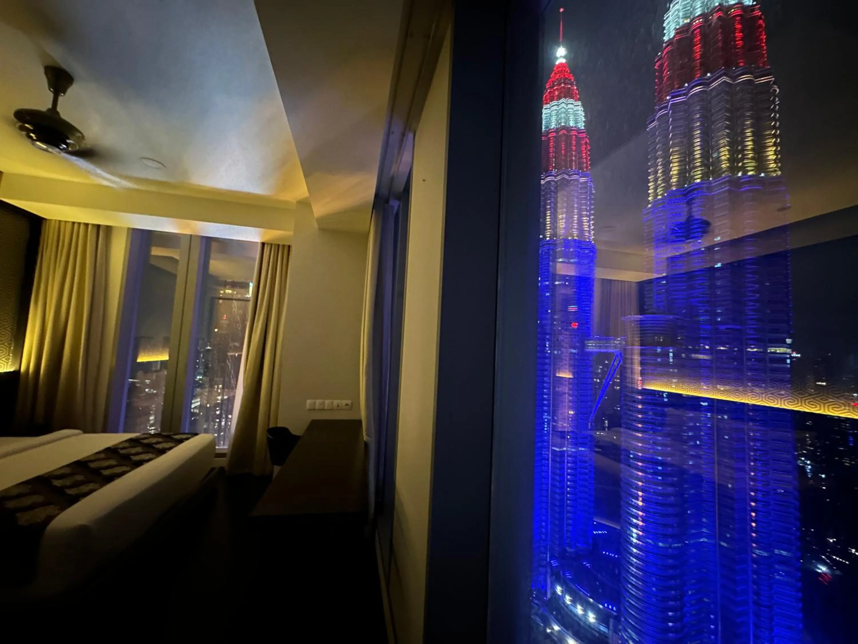 Bed in Tropicana The Residence Klcc By Sky World