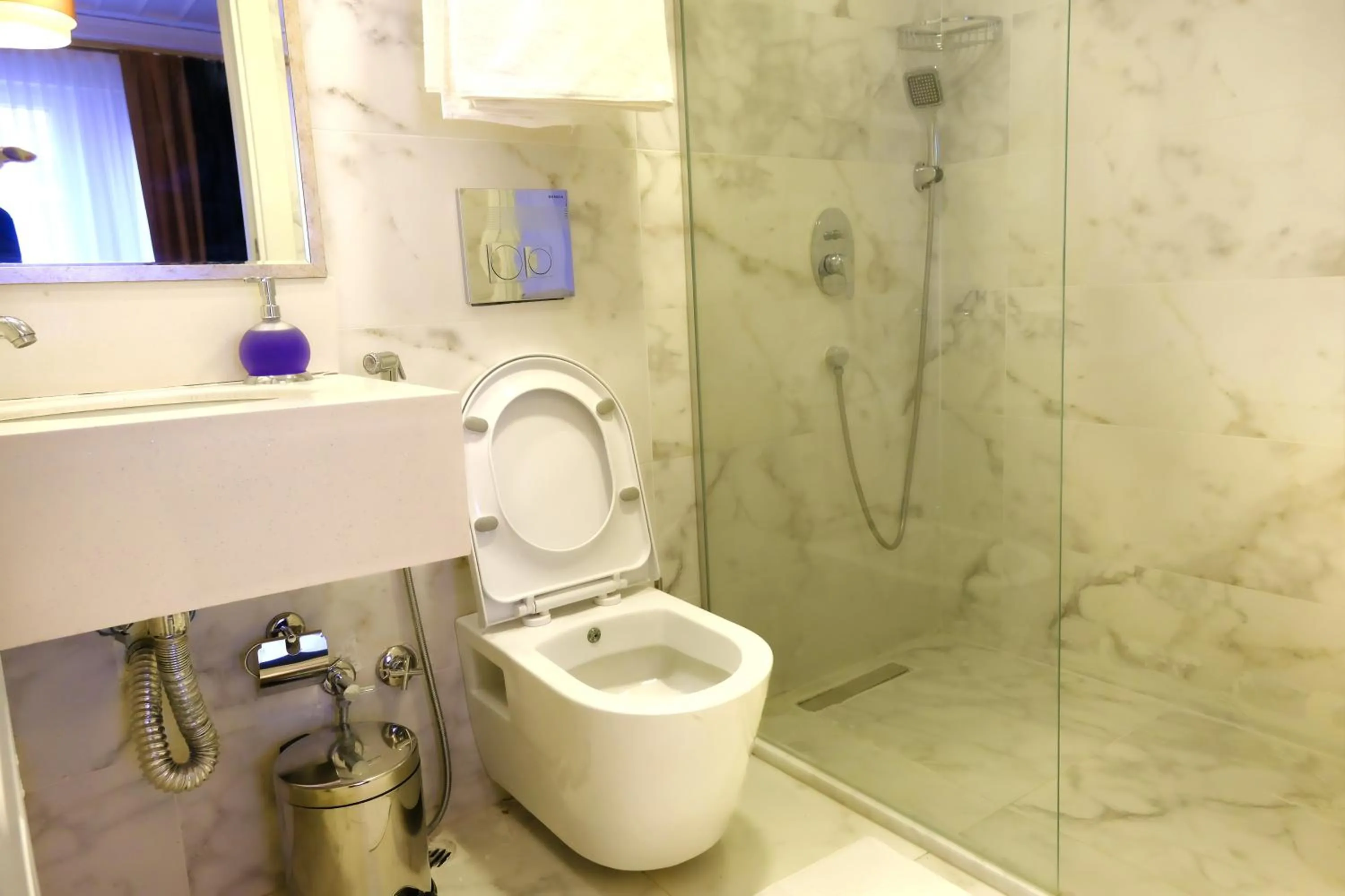 Shower in Olympos Garden Hotel