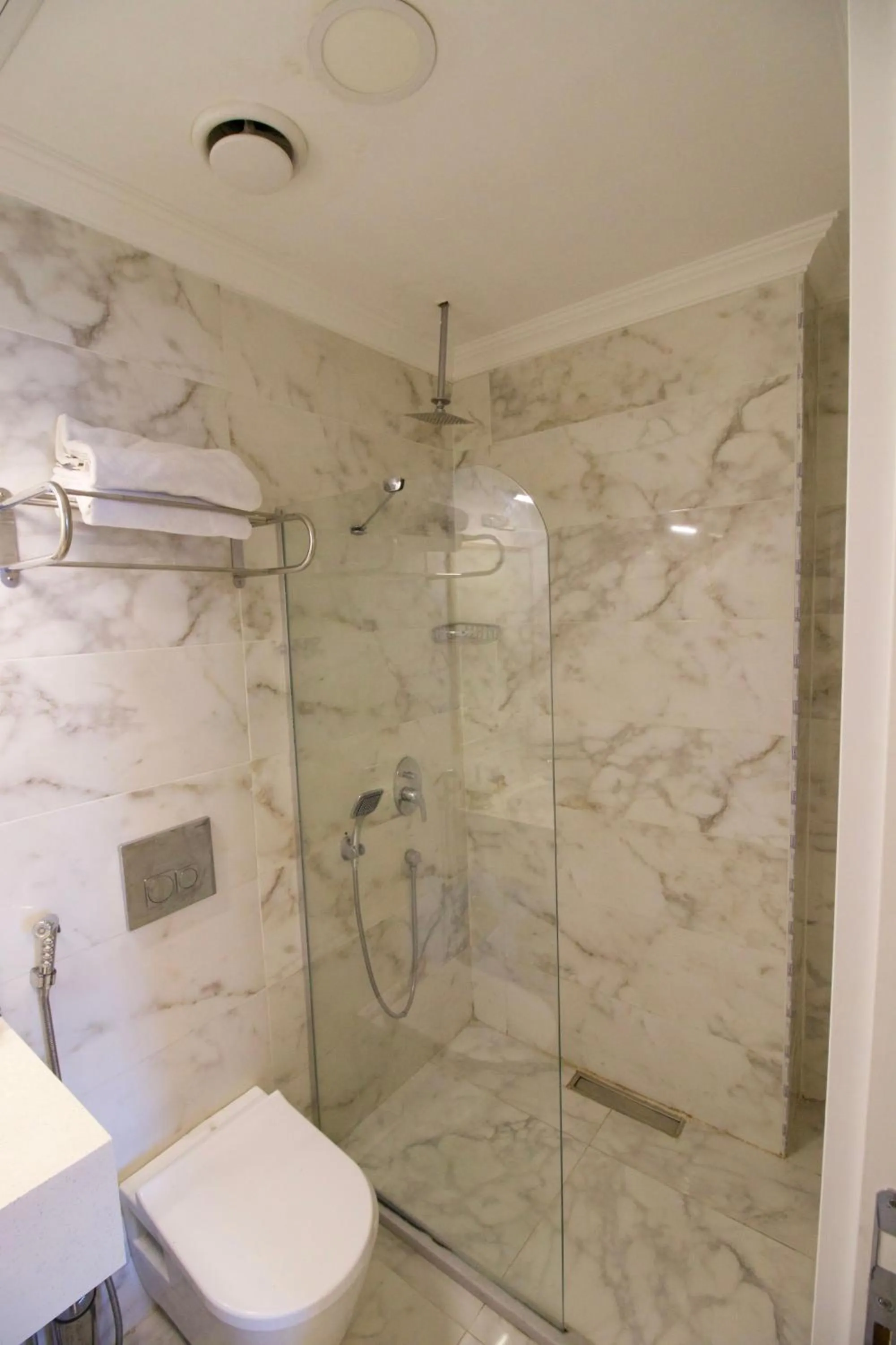 Shower in Olympos Garden Hotel