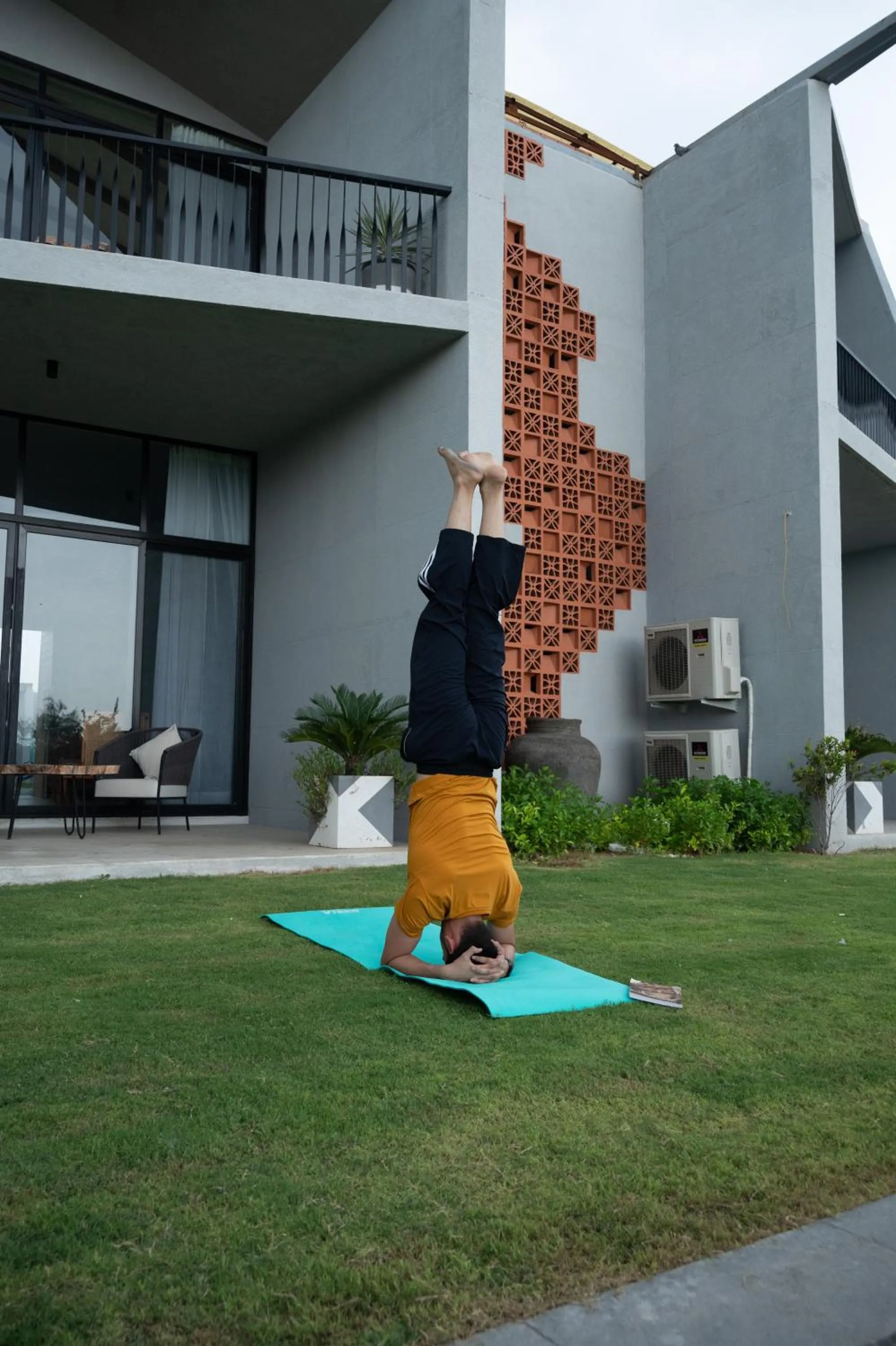 Garden in Casa Concreto- 5-Bedroom Luxury Villa with all weather Pool