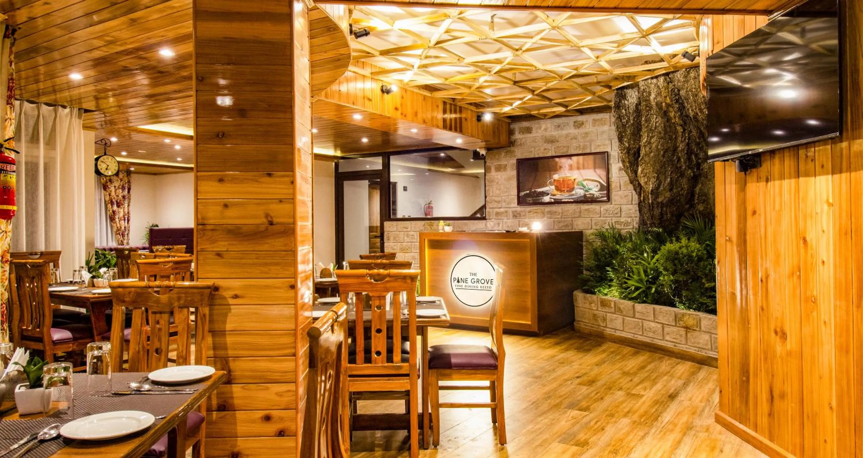 Restaurant/places to eat in Mount Lungta Boutique Hotel & Spa
