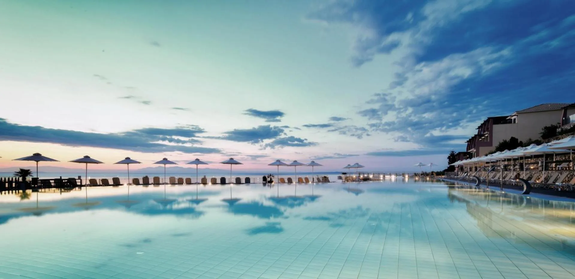 Apostolata Island Resort & Spa