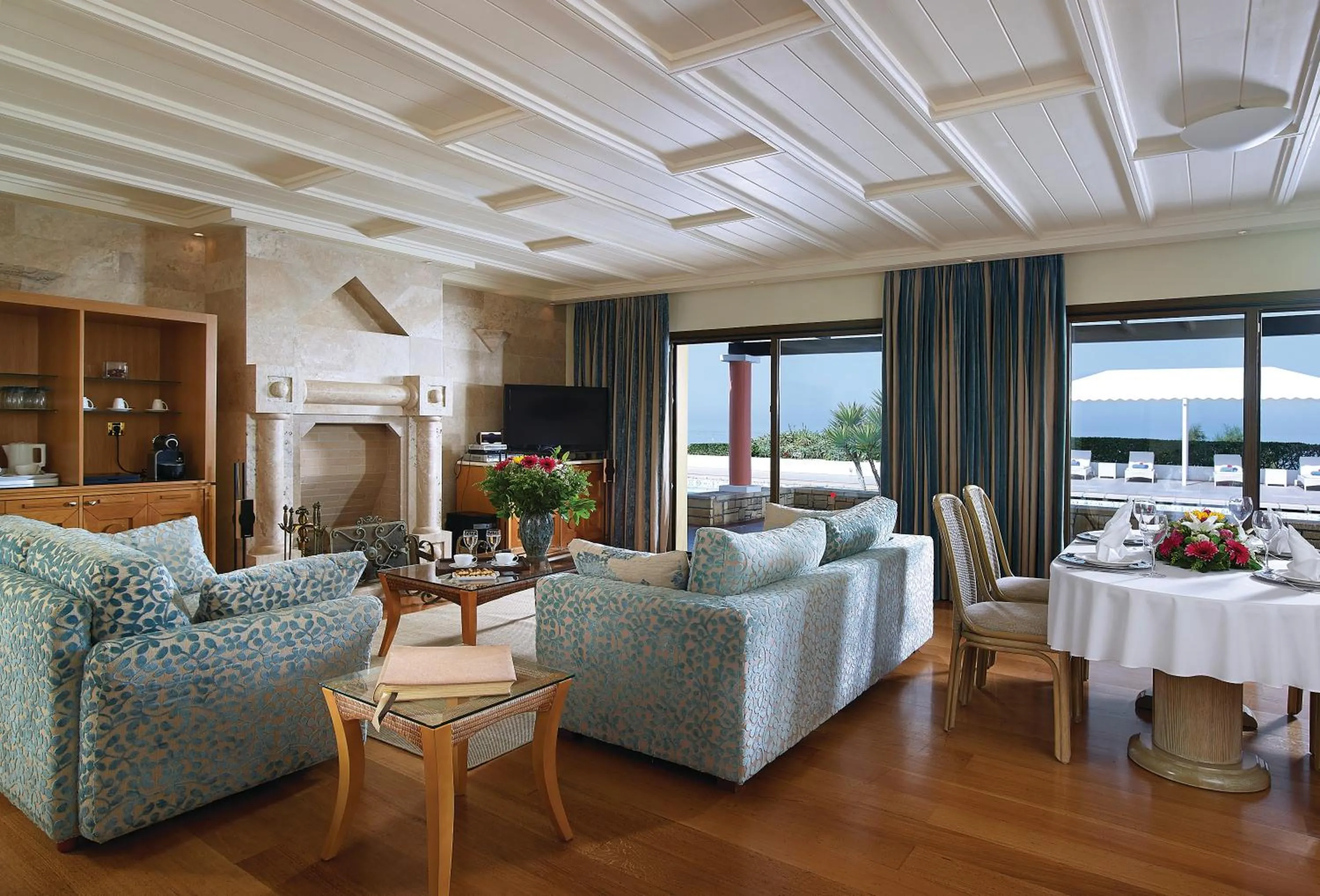 Living room in Knossos Royal