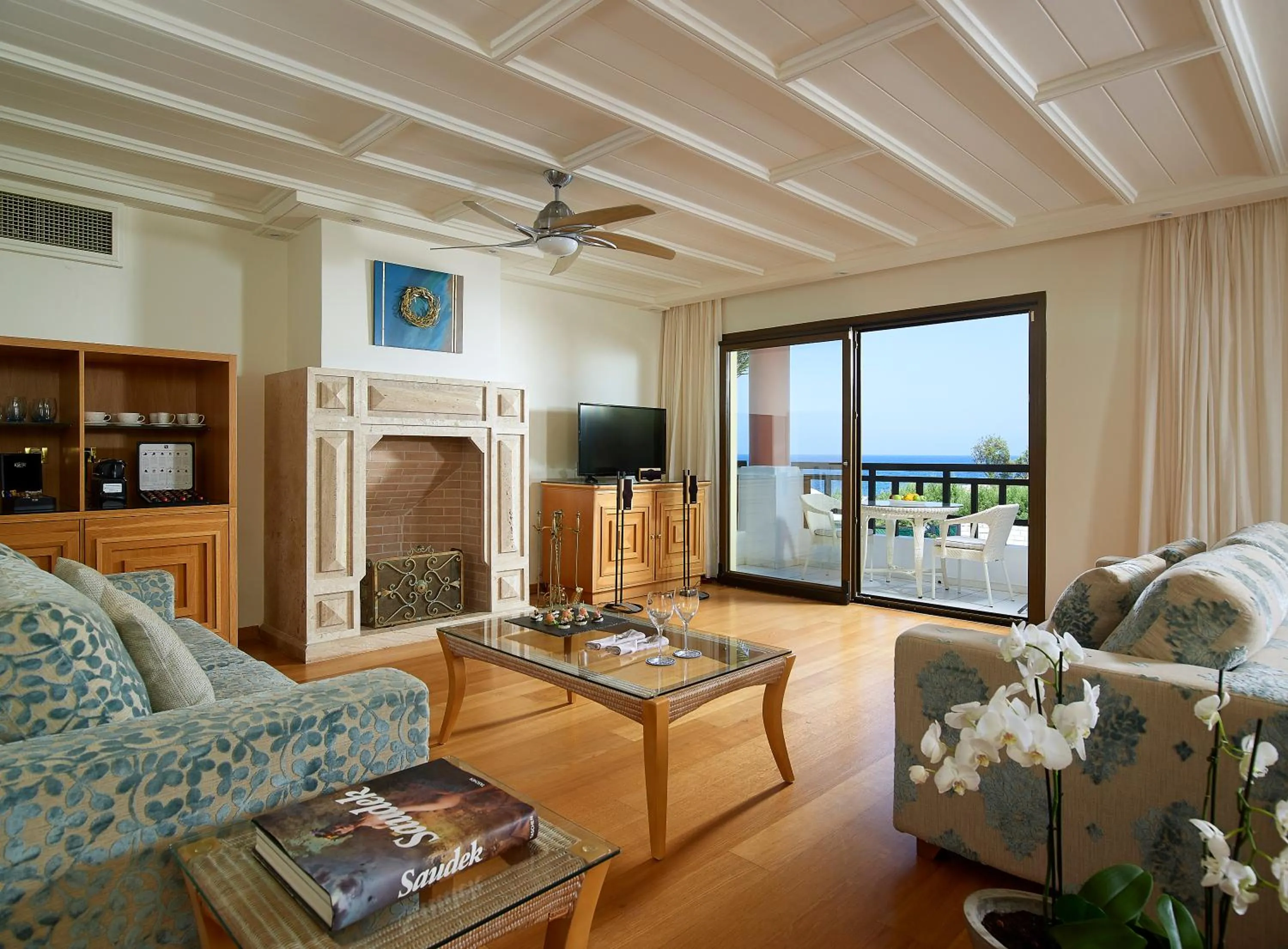 Living room in Knossos Royal