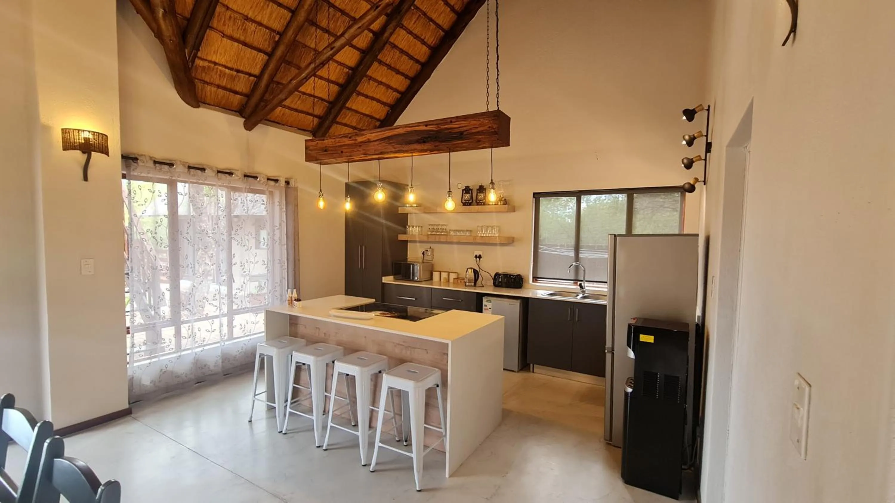 Kitchen or kitchenette in Hoedspruit Bush Stay