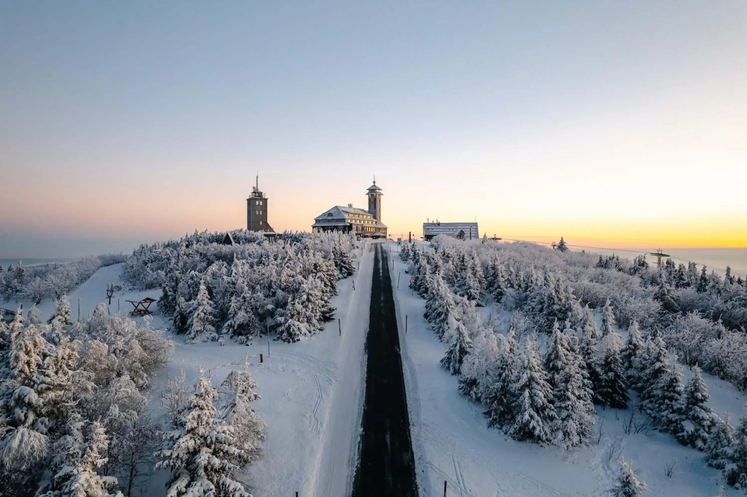Hotel Fichtelberghaus - ganz oben im Erzgebirge Hotel Fichtelberghaus - ganz oben im Erzgebirge