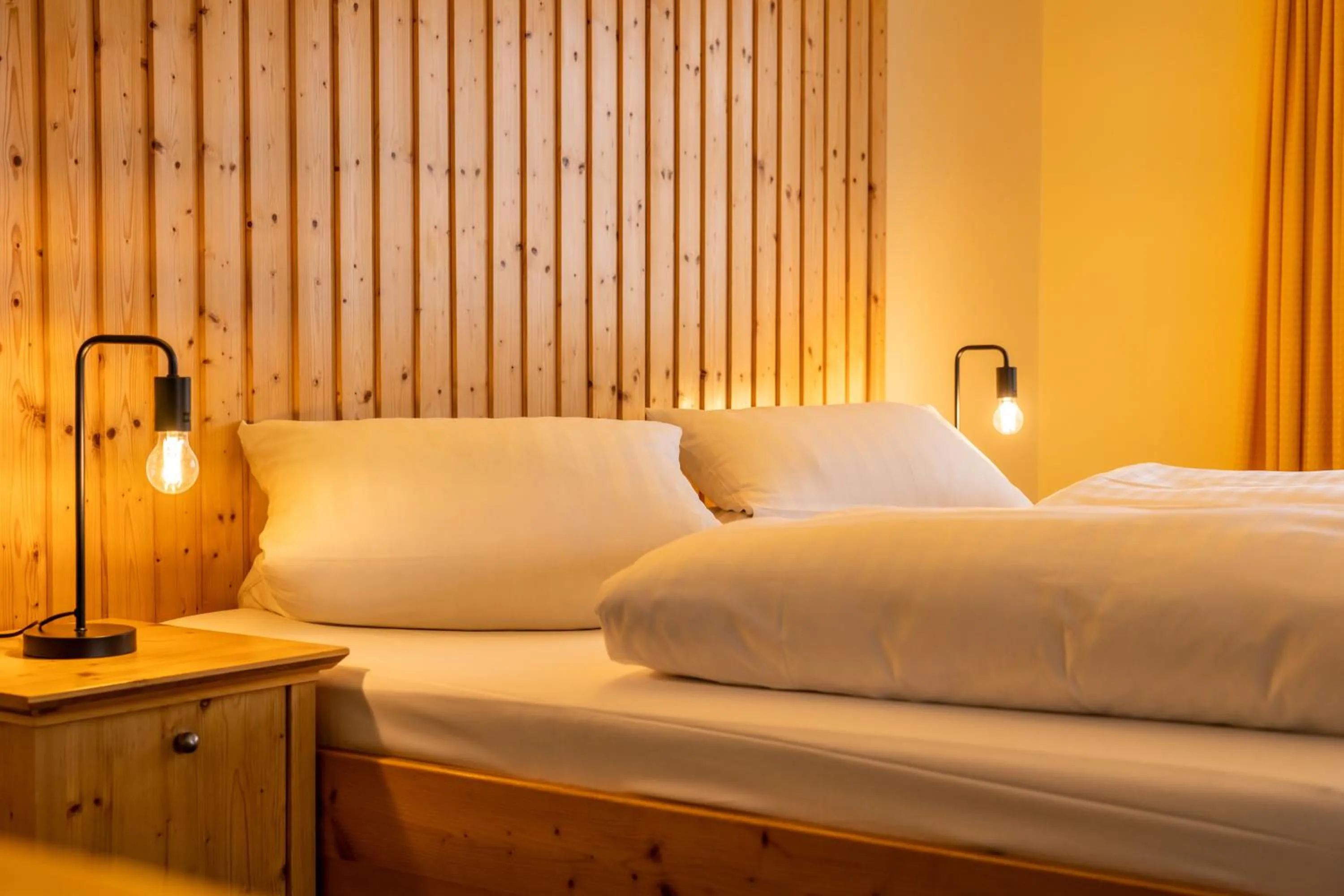 Photo of the whole room, Bed in Hotel Fichtelberghaus - ganz oben im Erzgebirge