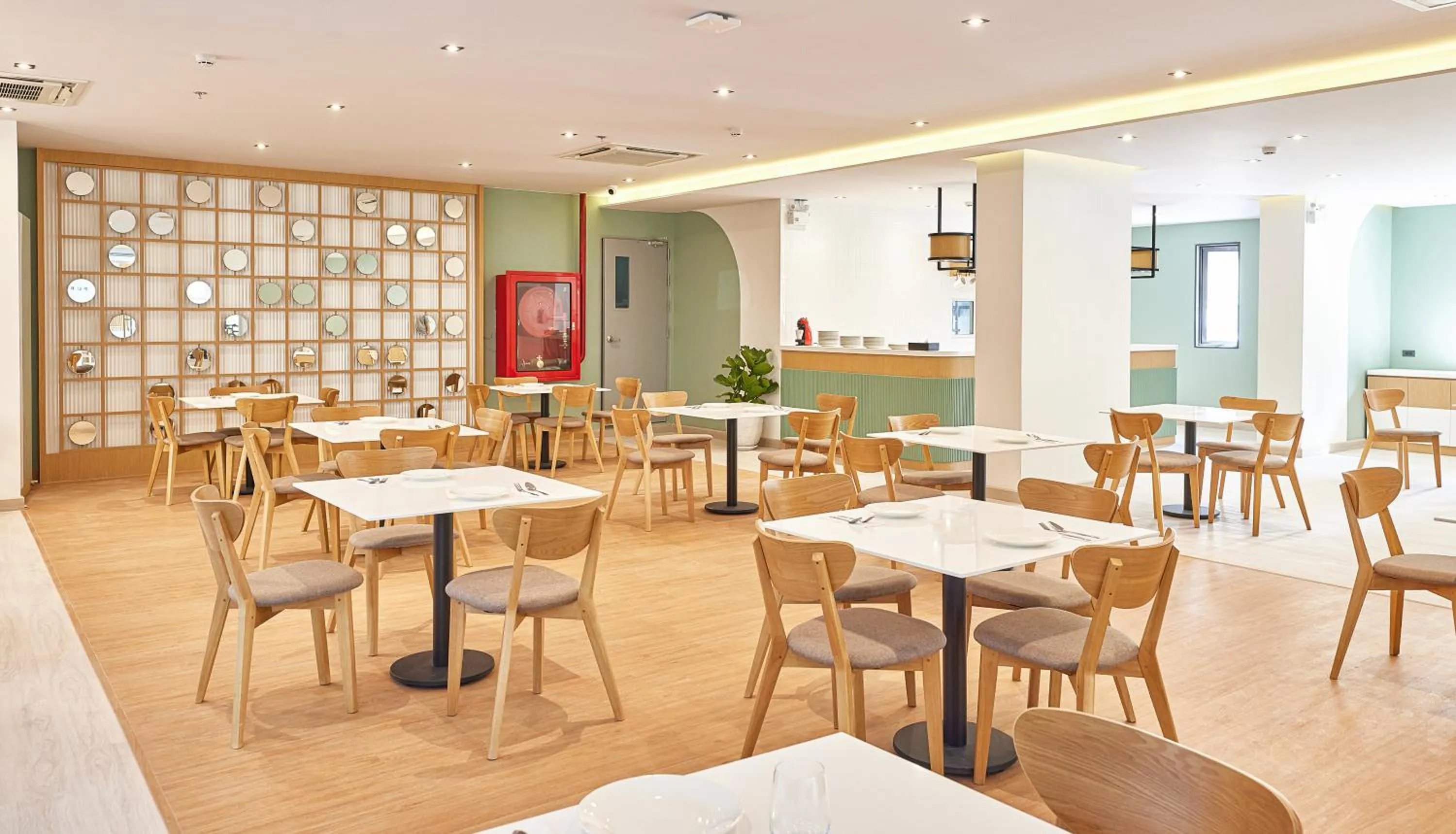 Restaurant/places to eat in Pure Eleven Hotel Bangkok