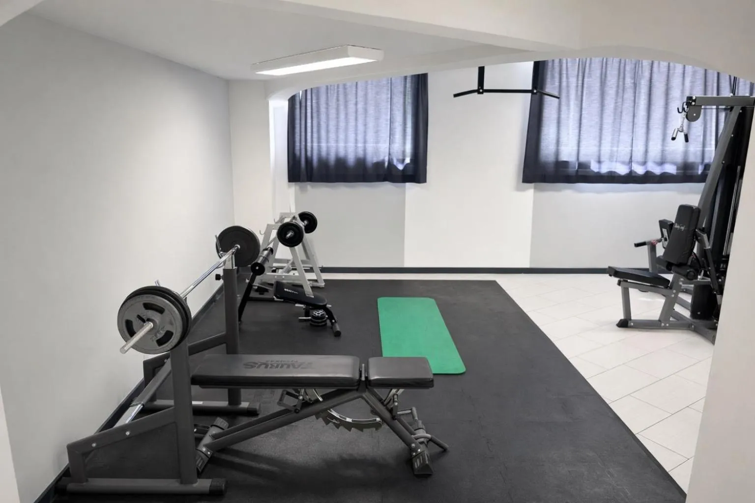Fitness centre/facilities in MEOS 1 -Zentrum-Balkon-Parkplatz-Gym-Uniklinik