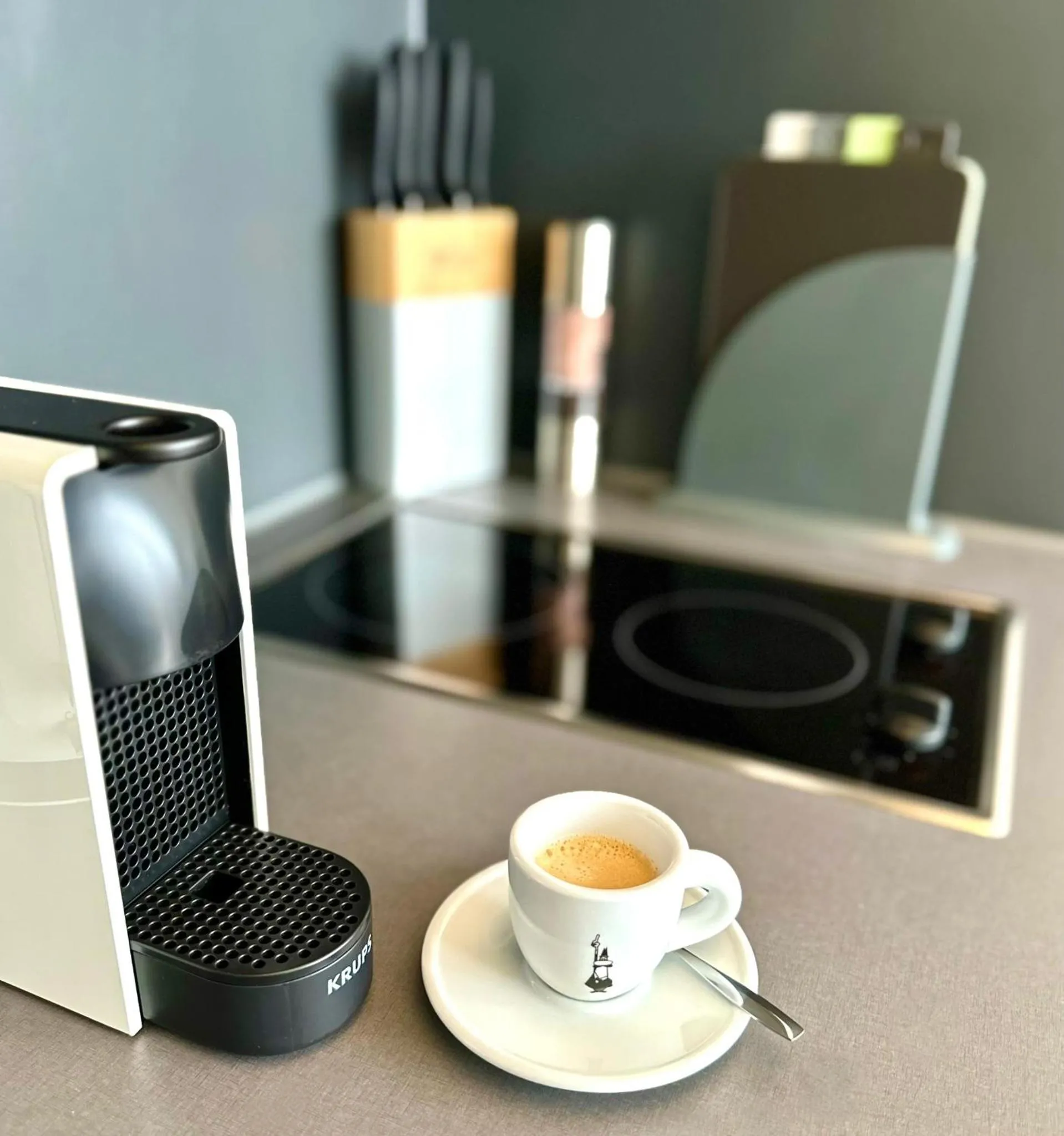 Coffee/tea facilities in MEOS 1 -Zentrum-Balkon-Parkplatz-Gym-Uniklinik