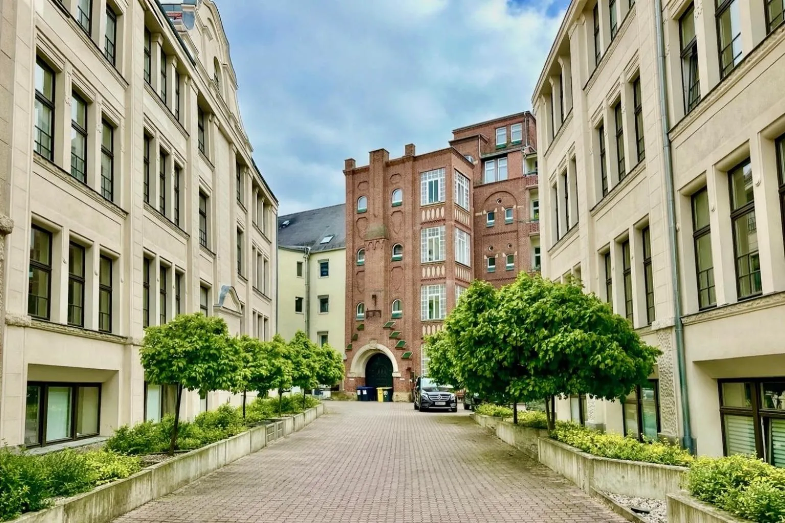 Patio in MEOS 1 -Zentrum-Balkon-Parkplatz-Gym-Uniklinik
