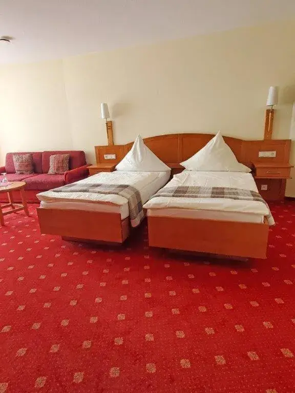 Double or Twin Room with Bathroom in Landhotel Westerwaldgrill Double or Twin Room with Bathroom in Landhotel Westerwaldgrill