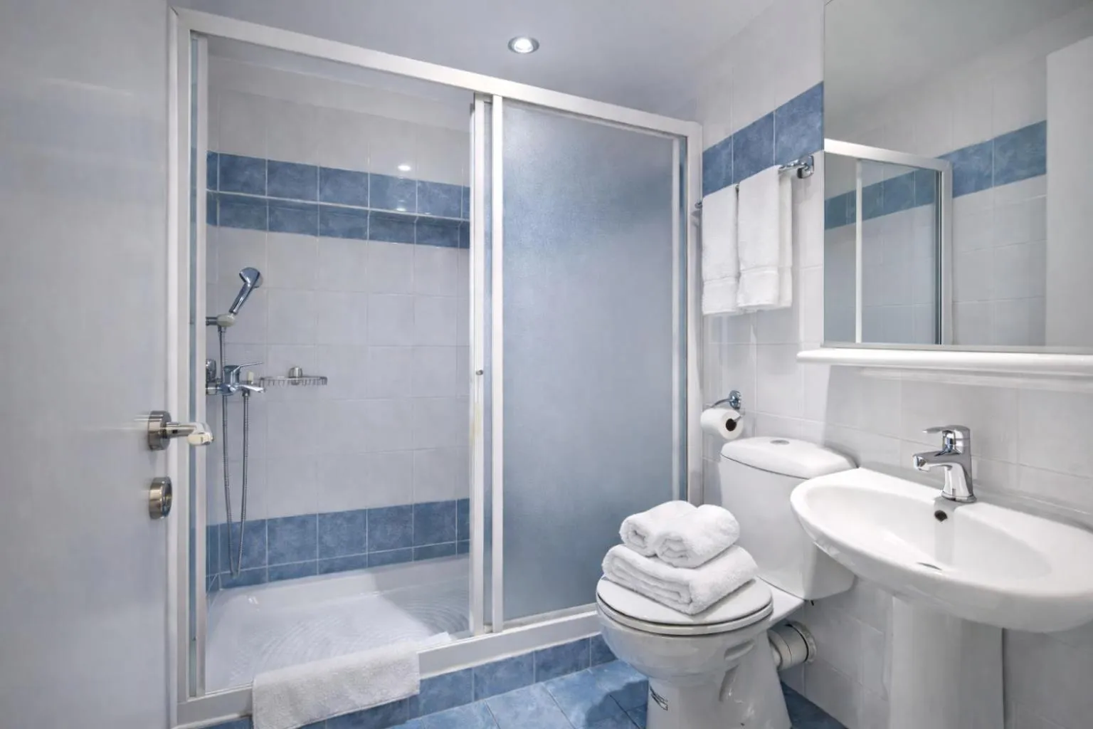 Toilet in Epidavros Hotel