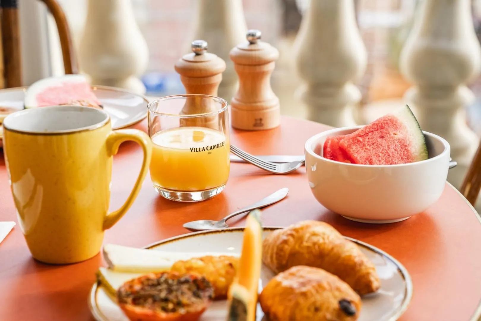 Food and drinks in Villa Camille Hotel & Spa