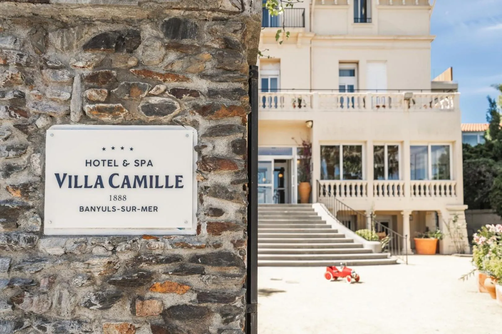Facade/entrance in Villa Camille Hotel & Spa