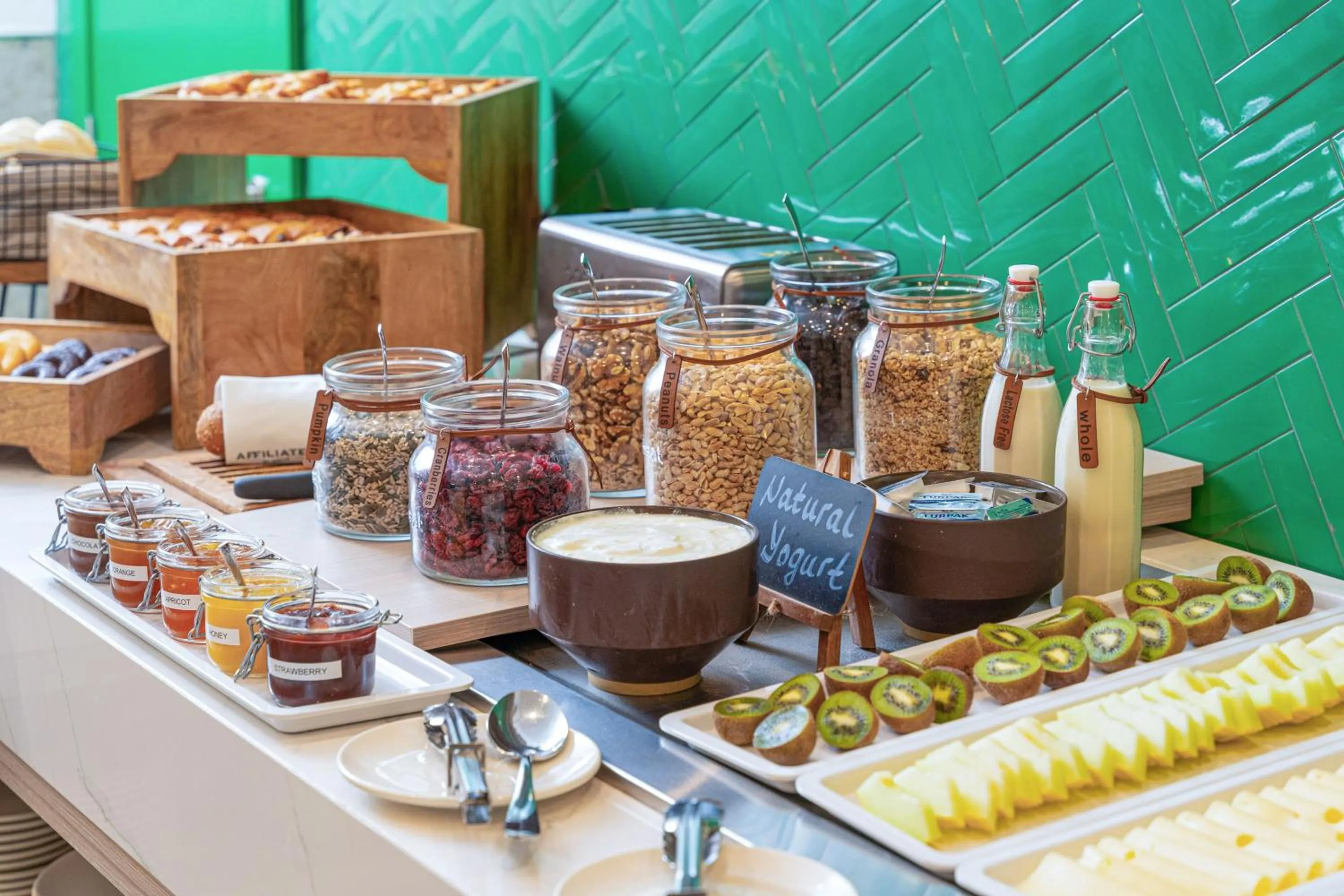 Food and drinks in Mistral St. Julian’s Affiliated by Meliá