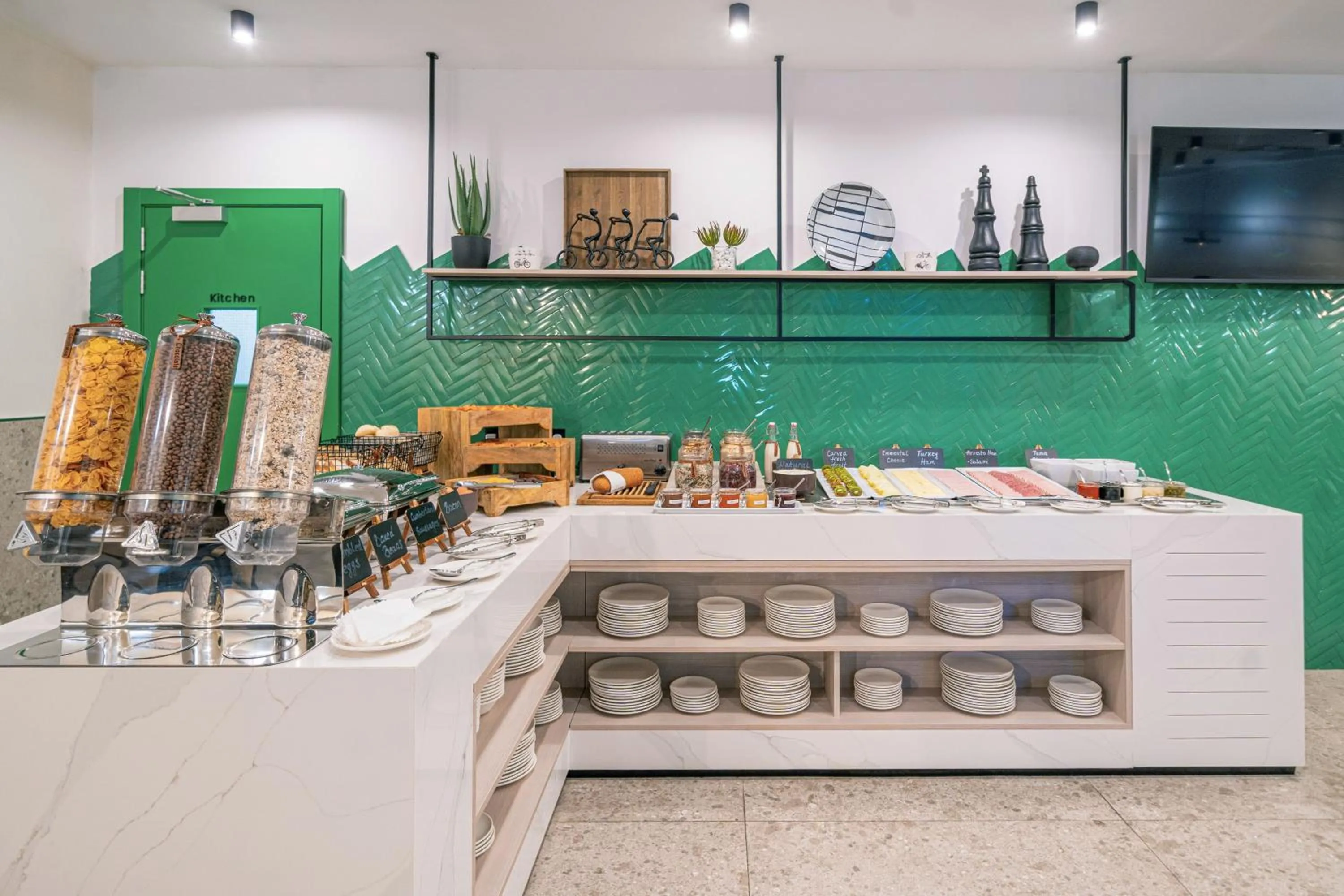 Restaurant/places to eat in Mistral St. Julian’s Affiliated by Meliá