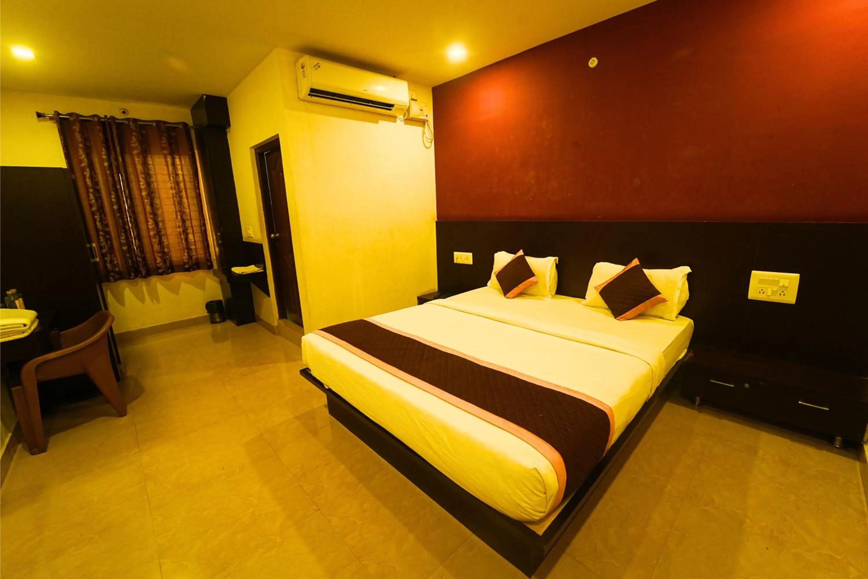 Bedroom, Bed in Yuvraj Galaxy Inn