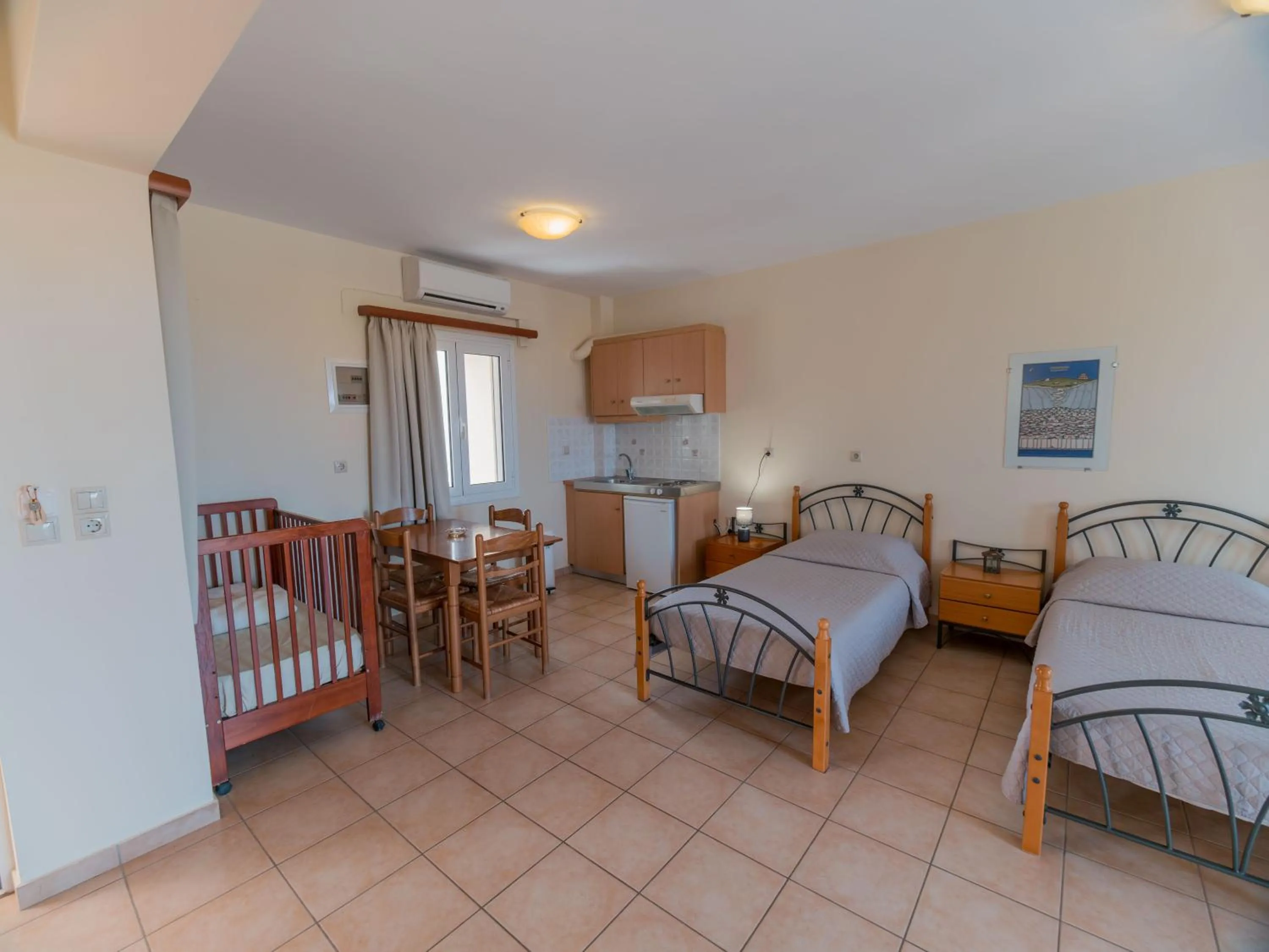 Bed in Apartments Hotel & Studios, Xifoupolis