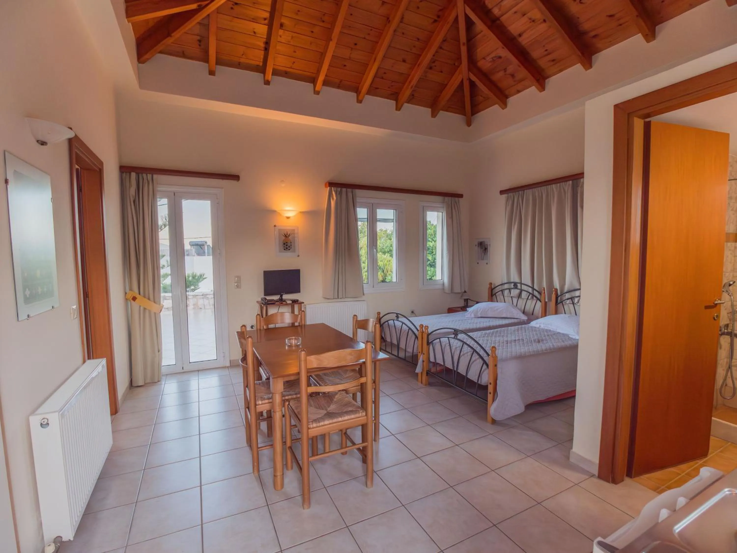 Bed in Apartments Hotel & Studios, Xifoupolis